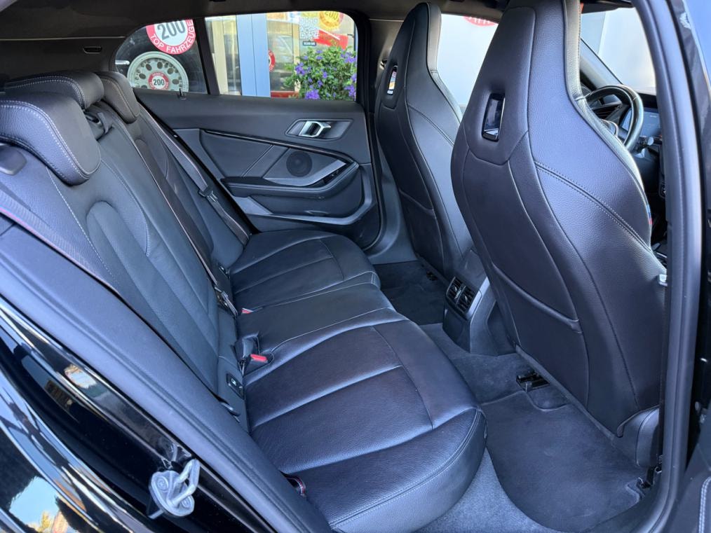 BMW M135i xDrive Steptronic-image-9