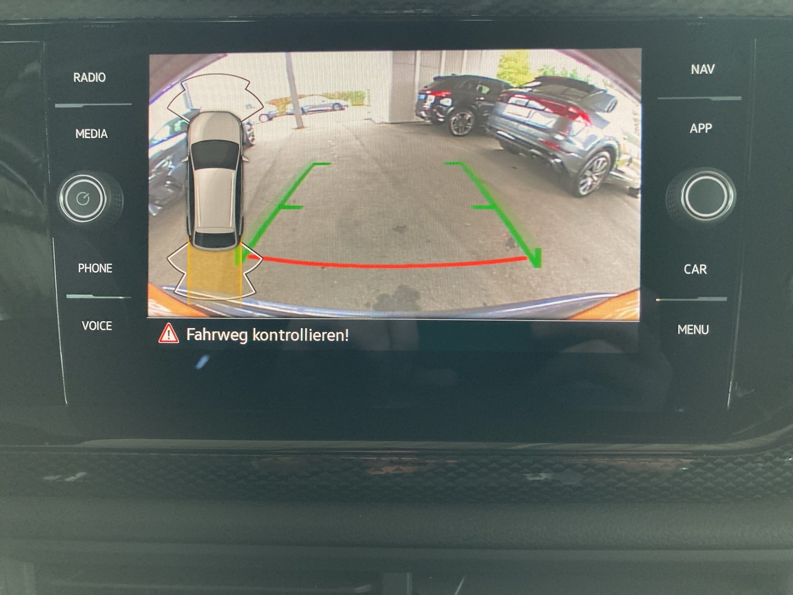 VW Taigo 1.0 TSI Life DSG-image-14