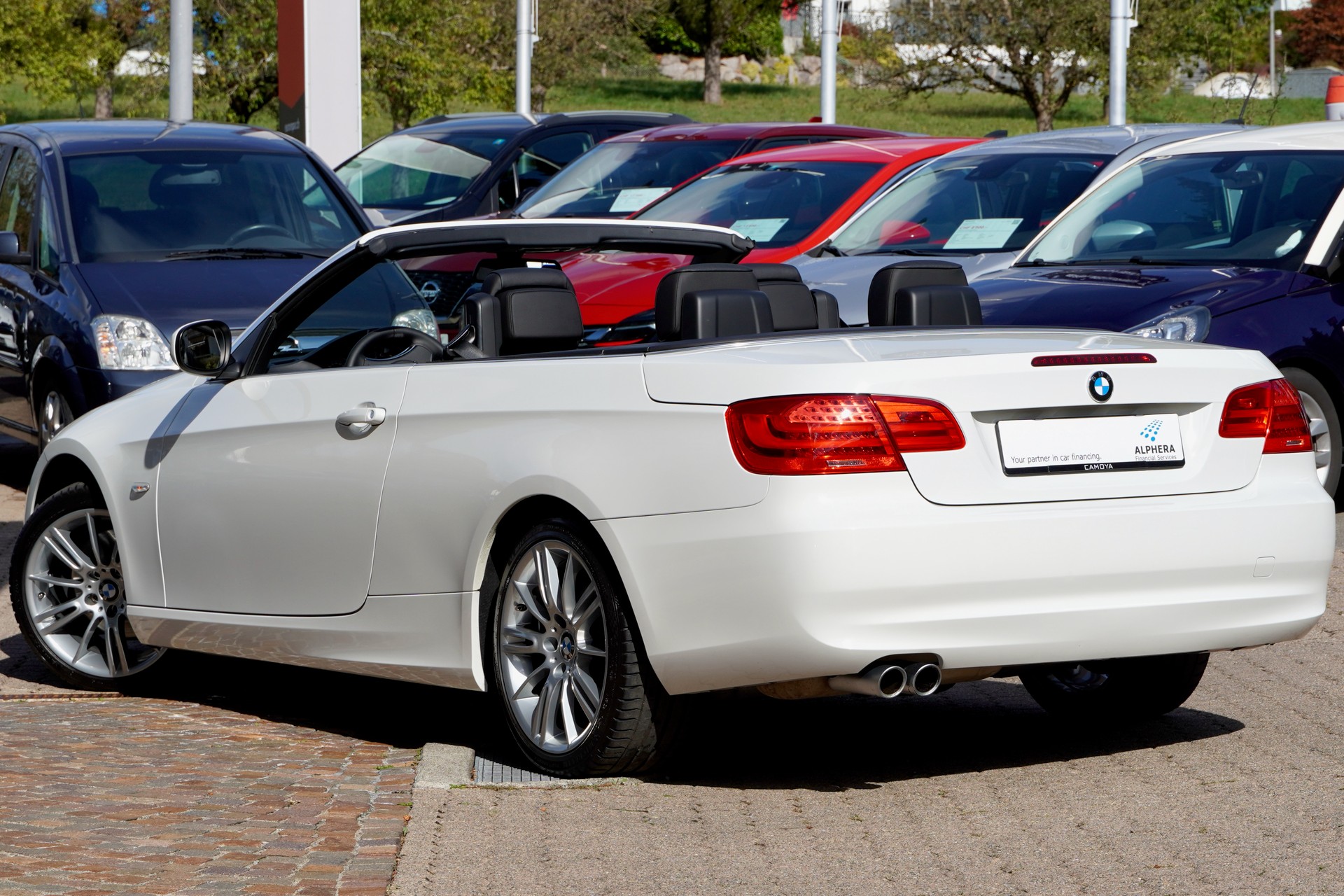 BMW 325i Cabriolet-image-6