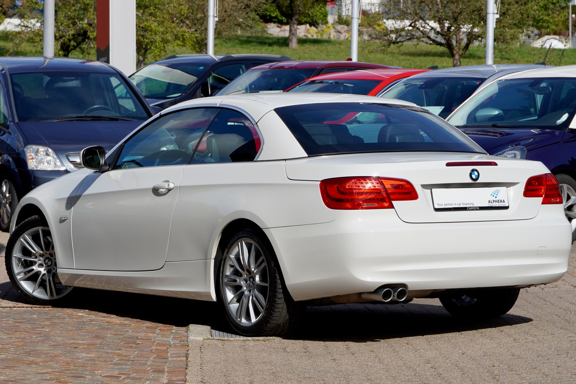 BMW 325i Cabriolet-image-5