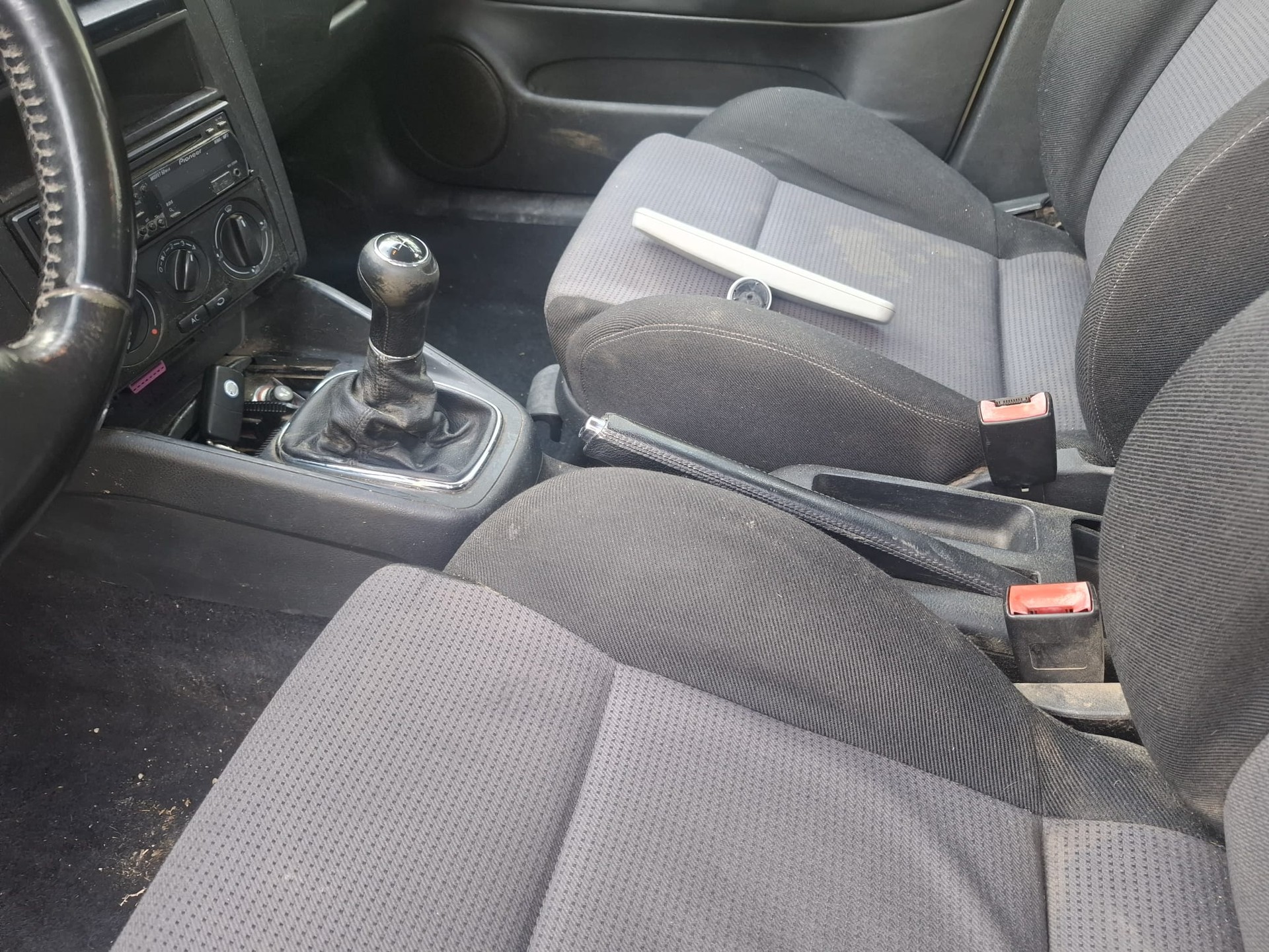 VW Golf 1.6 16V Trendline-image-11