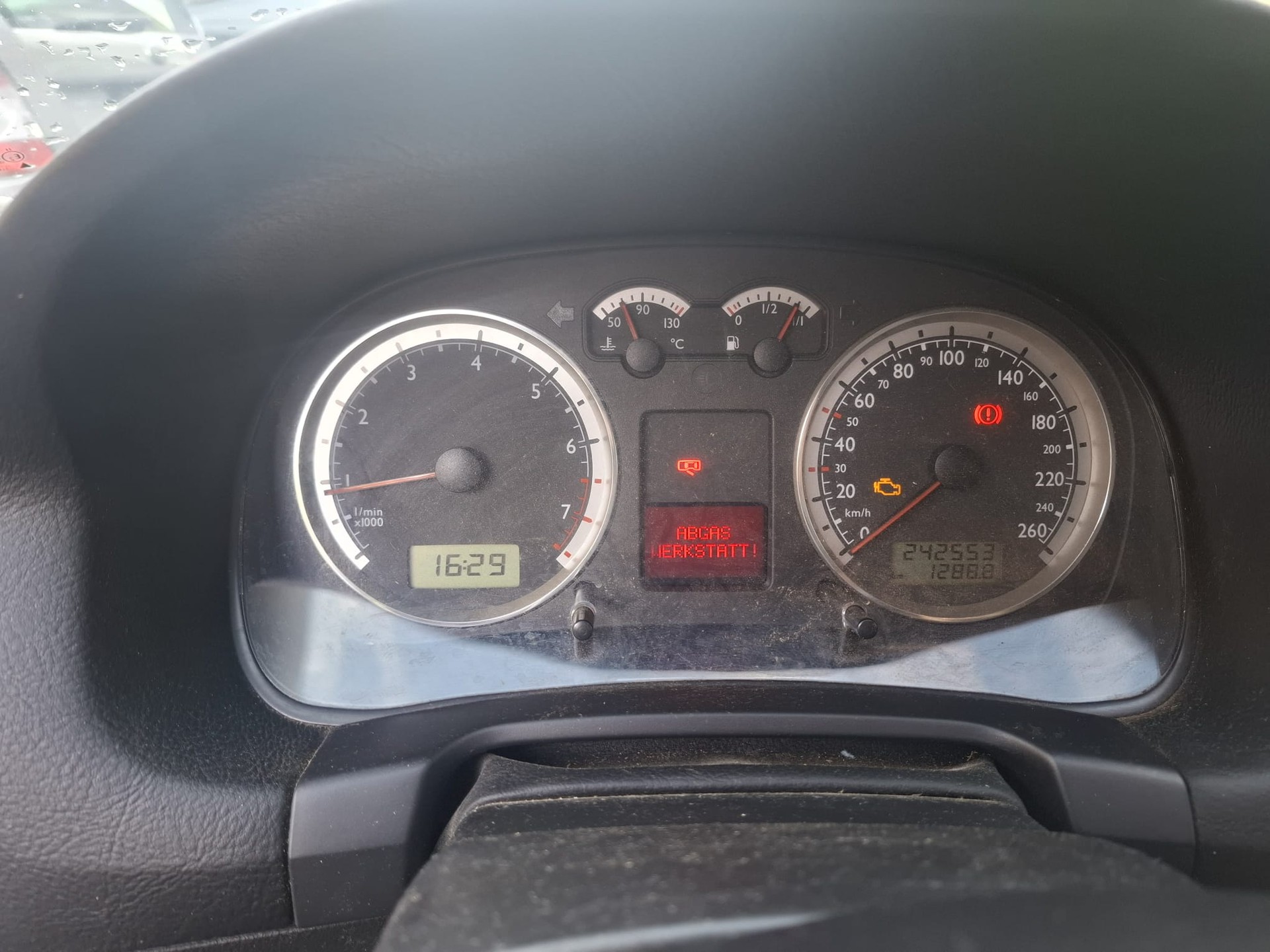 VW Golf 1.6 16V Trendline-image-13