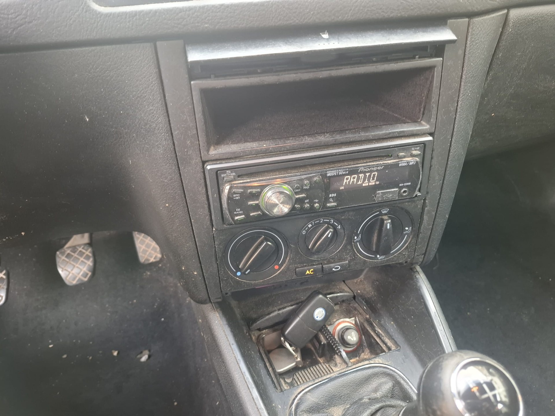 VW Golf 1.6 16V Trendline-image-12