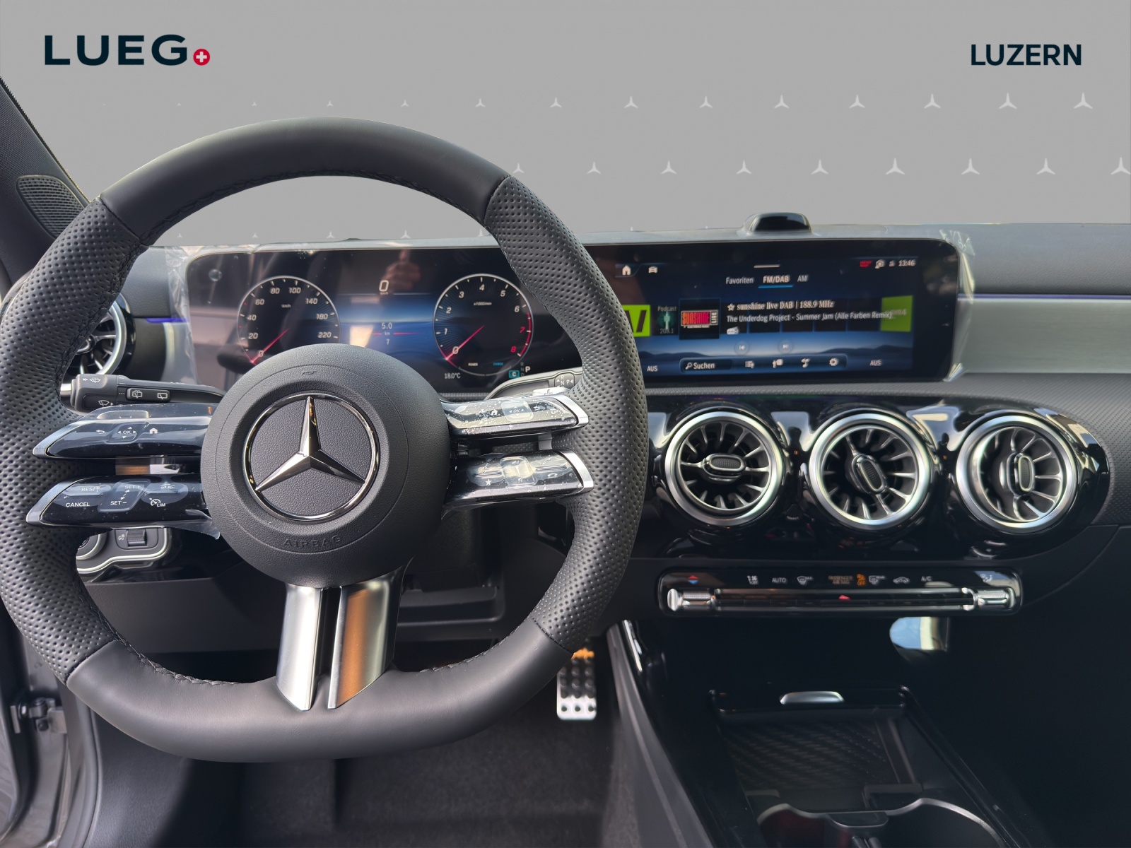 MERCEDES-BENZ A 200 Night Star 7G-DCT-image-10
