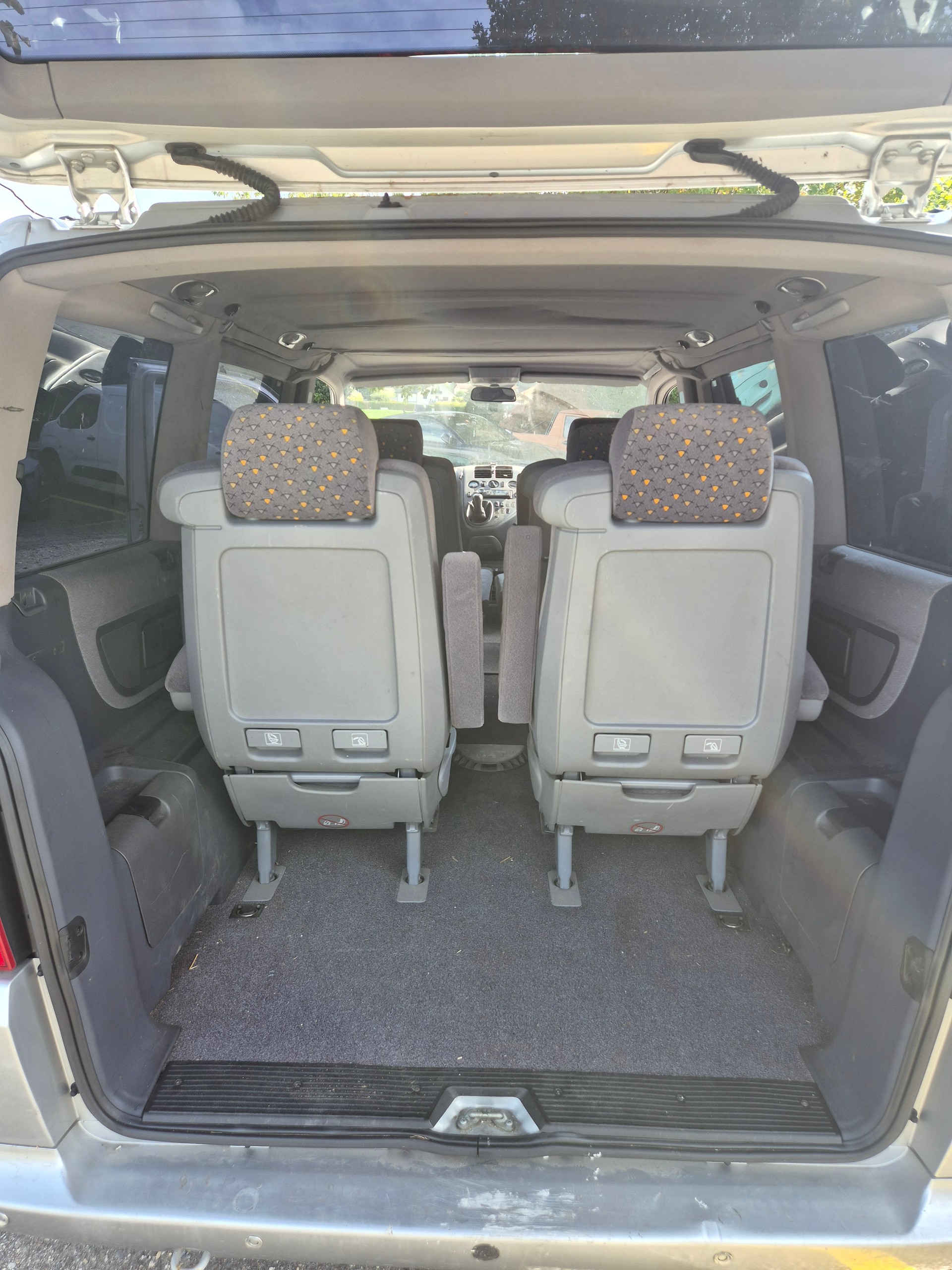 MERCEDES-BENZ V 220 CDI Trend-image-5