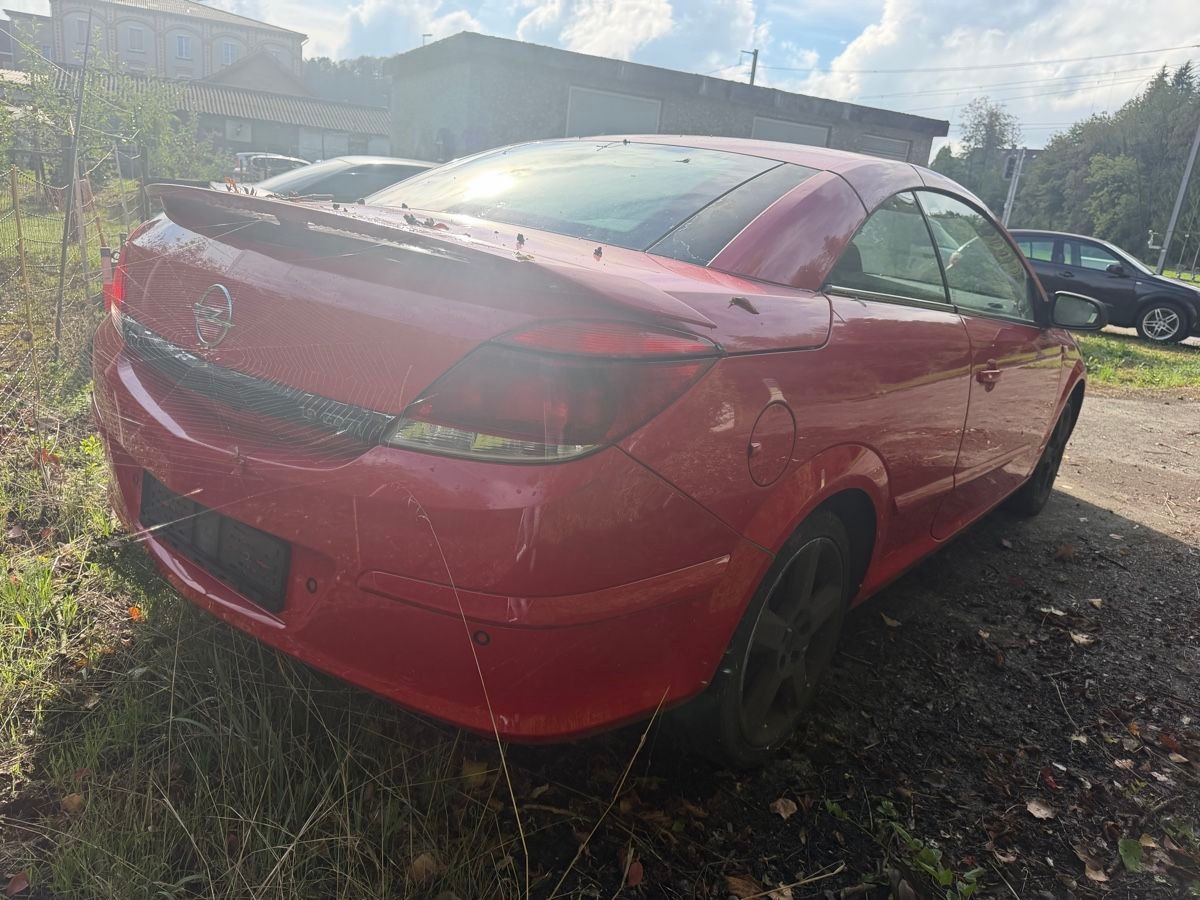 OPEL Astra TT 1.9 CDTi 16V Cosmo-image-4
