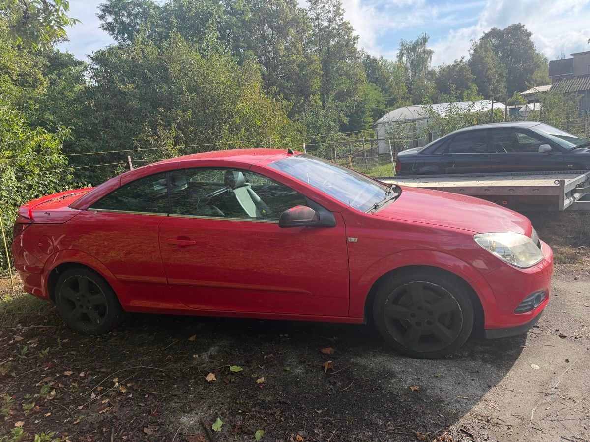 OPEL Astra TT 1.9 CDTi 16V Cosmo-image-3