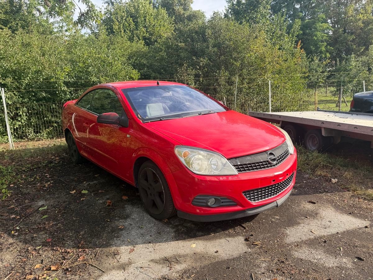 OPEL Astra TT 1.9 CDTi 16V Cosmo-image-2