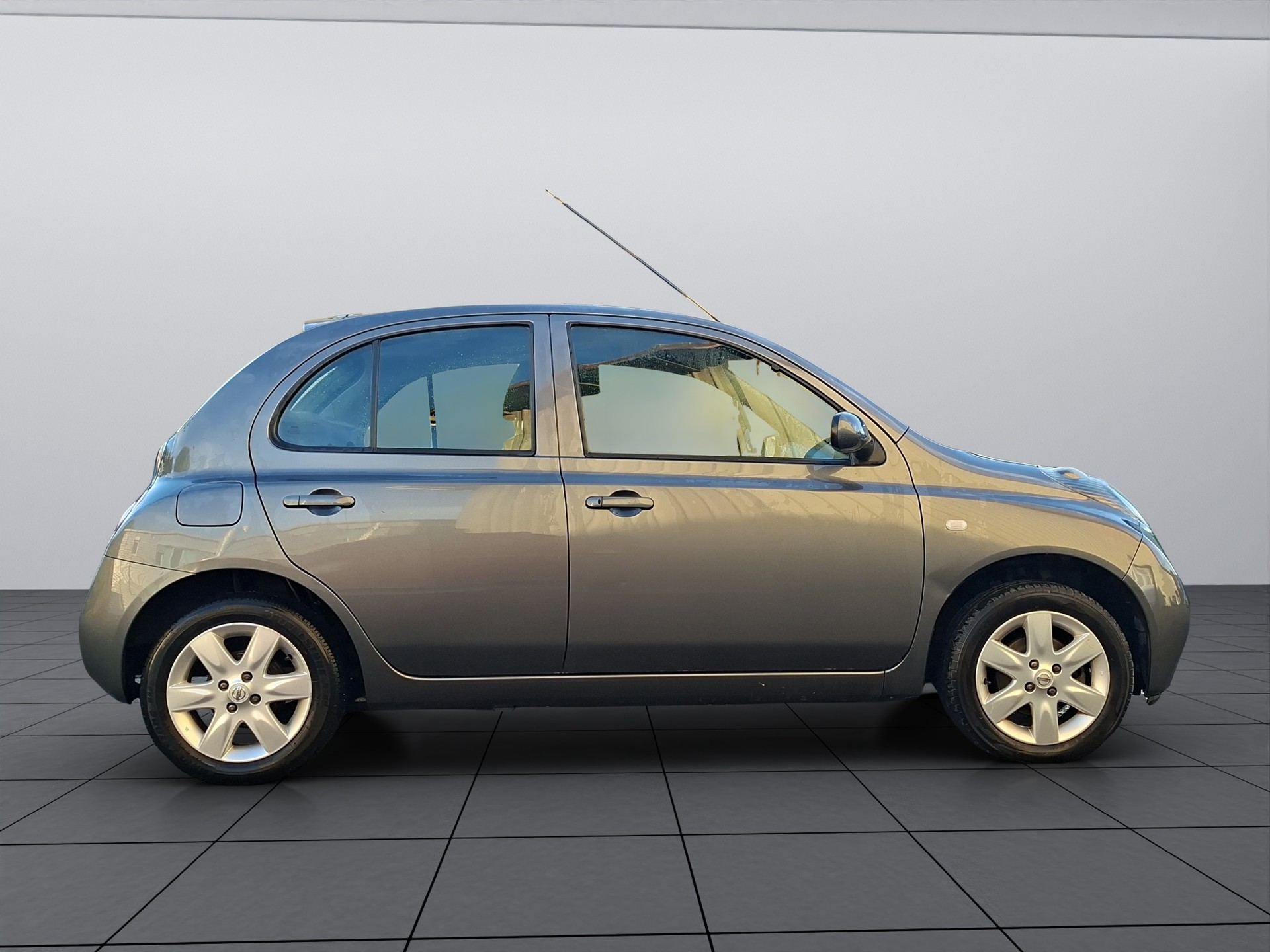 NISSAN Micra 1.4 tekna-showroom-element-3