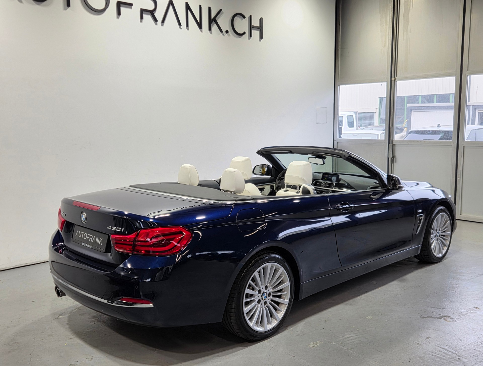 BMW 430i xDrive Cabrio Individual-image-5