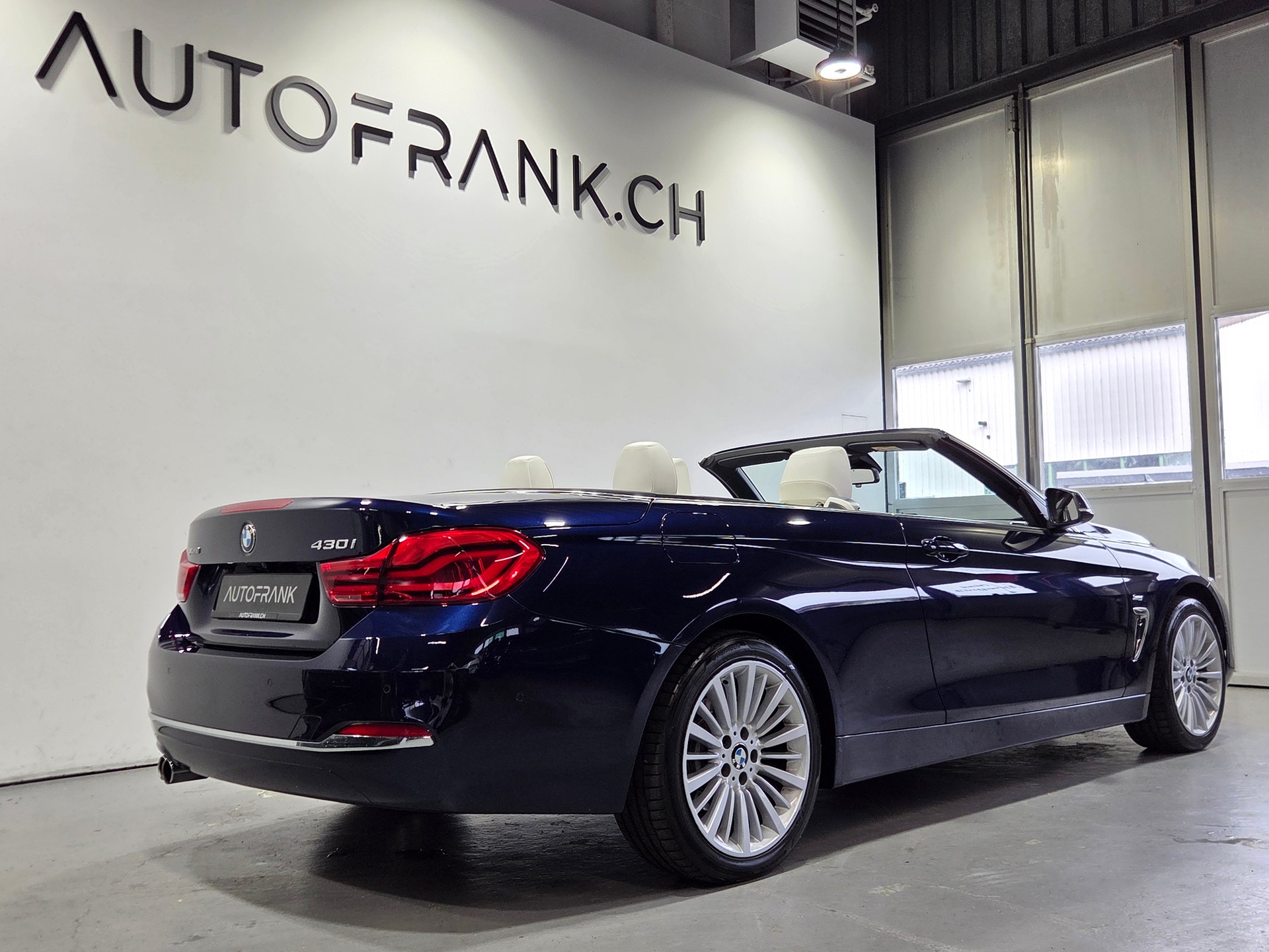 BMW 430i xDrive Cabrio Individual-image-9