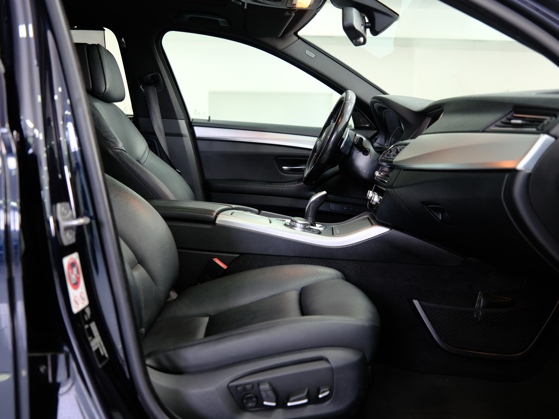 BMW M550d xDrive Steptronic *360° Kamera* *Memory Sitze*-image-20