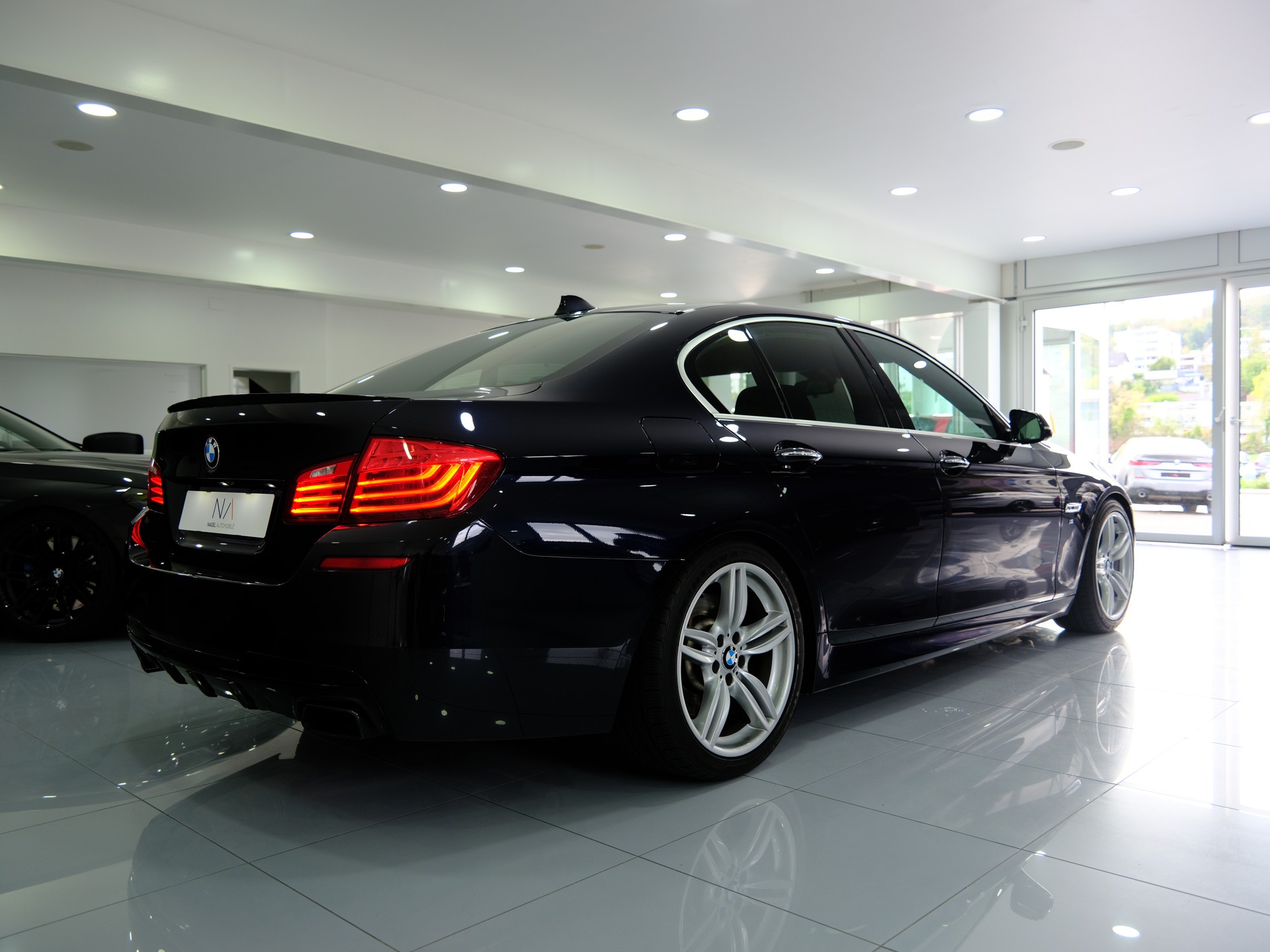 BMW M550d xDrive Steptronic *360° Kamera* *Memory Sitze*-image-7