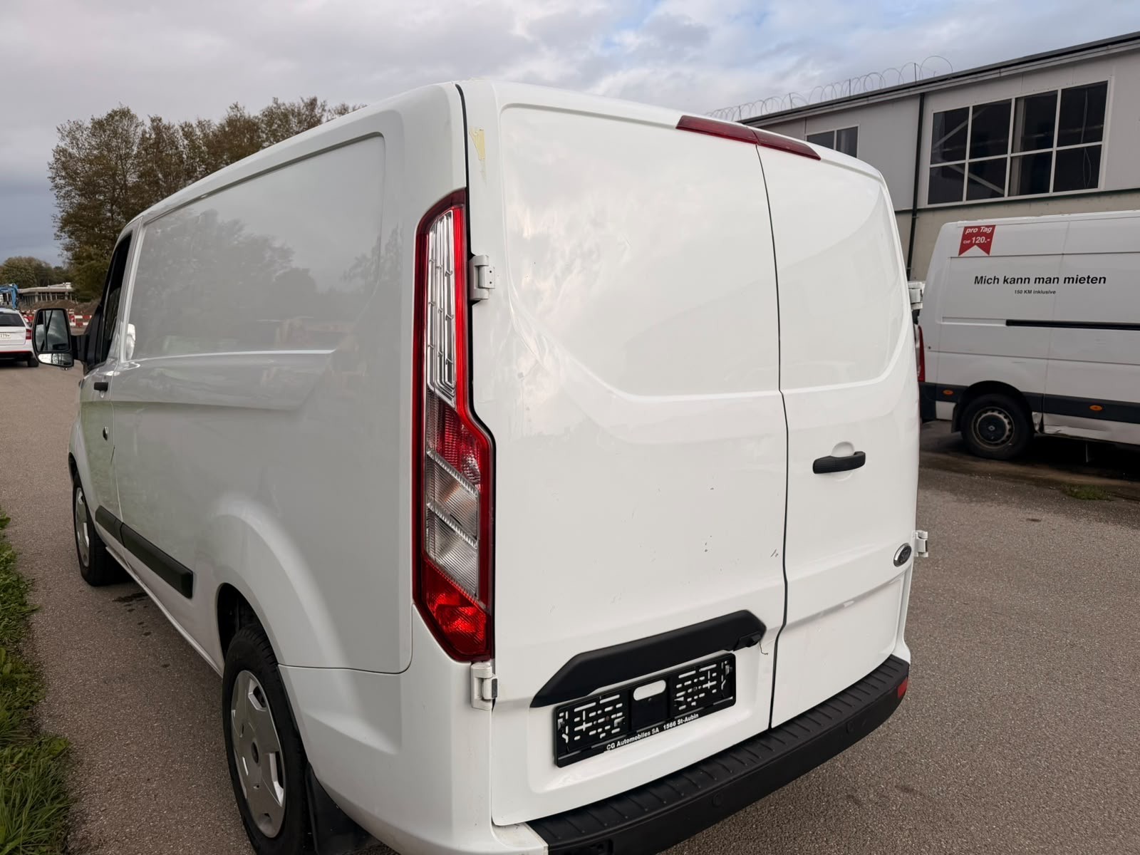 FORD Transit Custom Van 300 L1H1-image-8