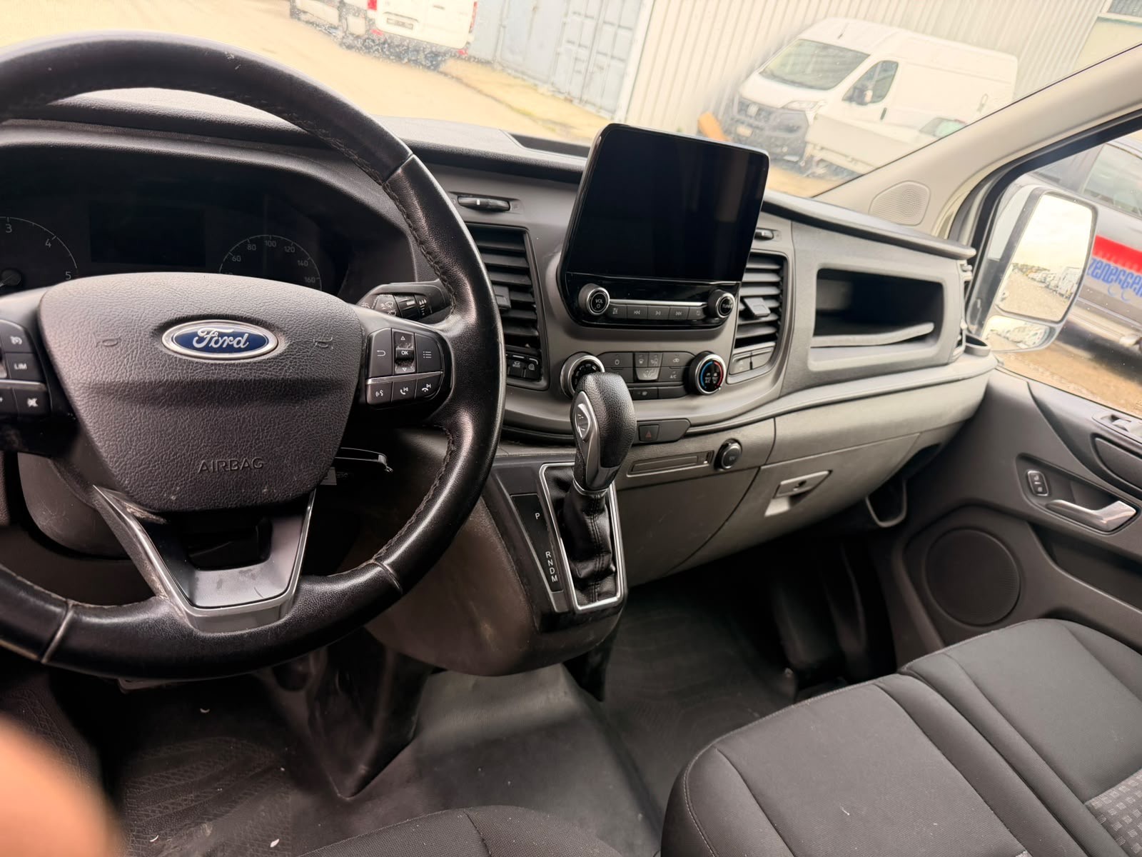 FORD Transit Custom Van 300 L1H1-image-11