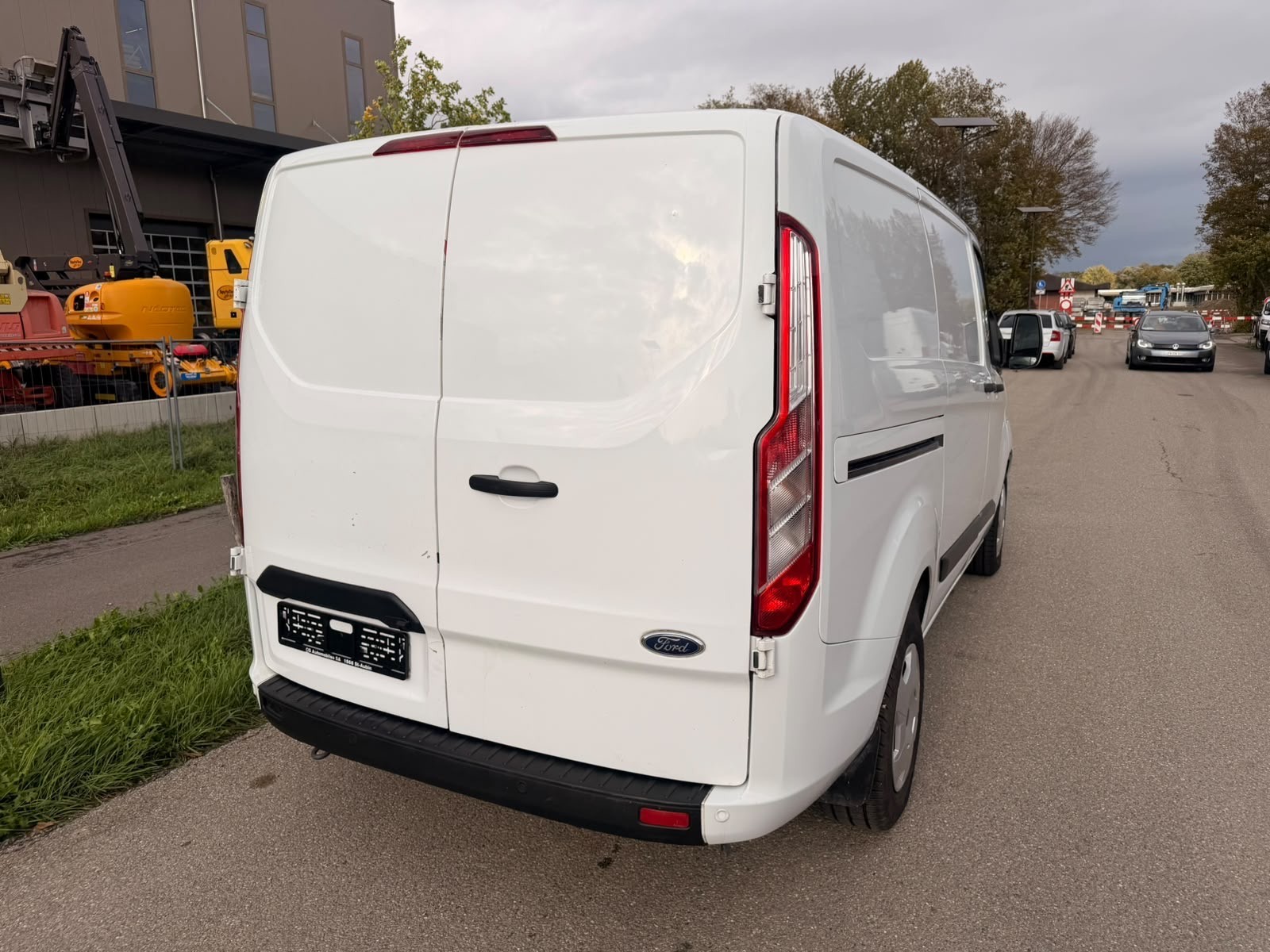 FORD Transit Custom Van 300 L1H1-image-7