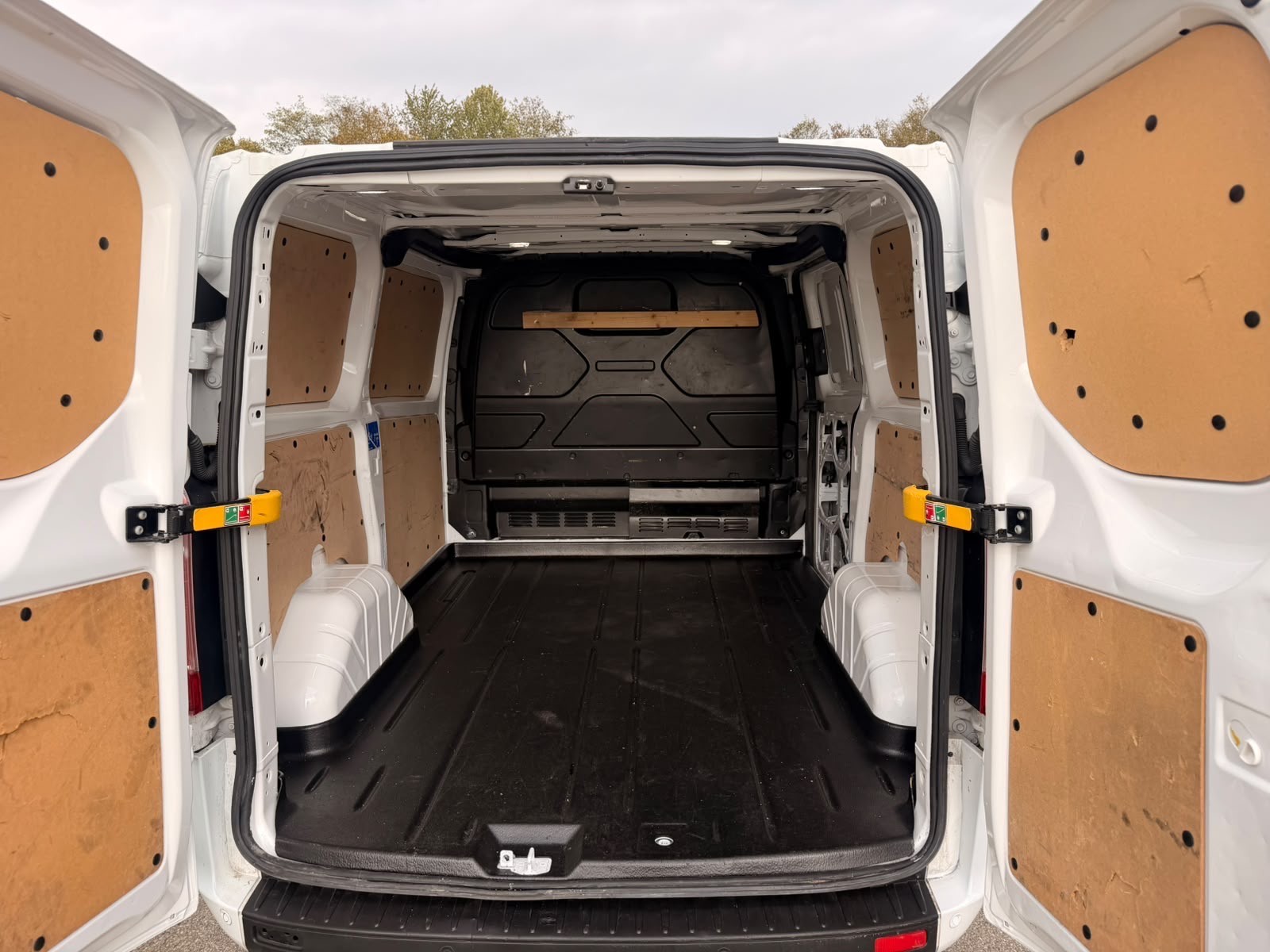 FORD Transit Custom Van 300 L1H1-image-10