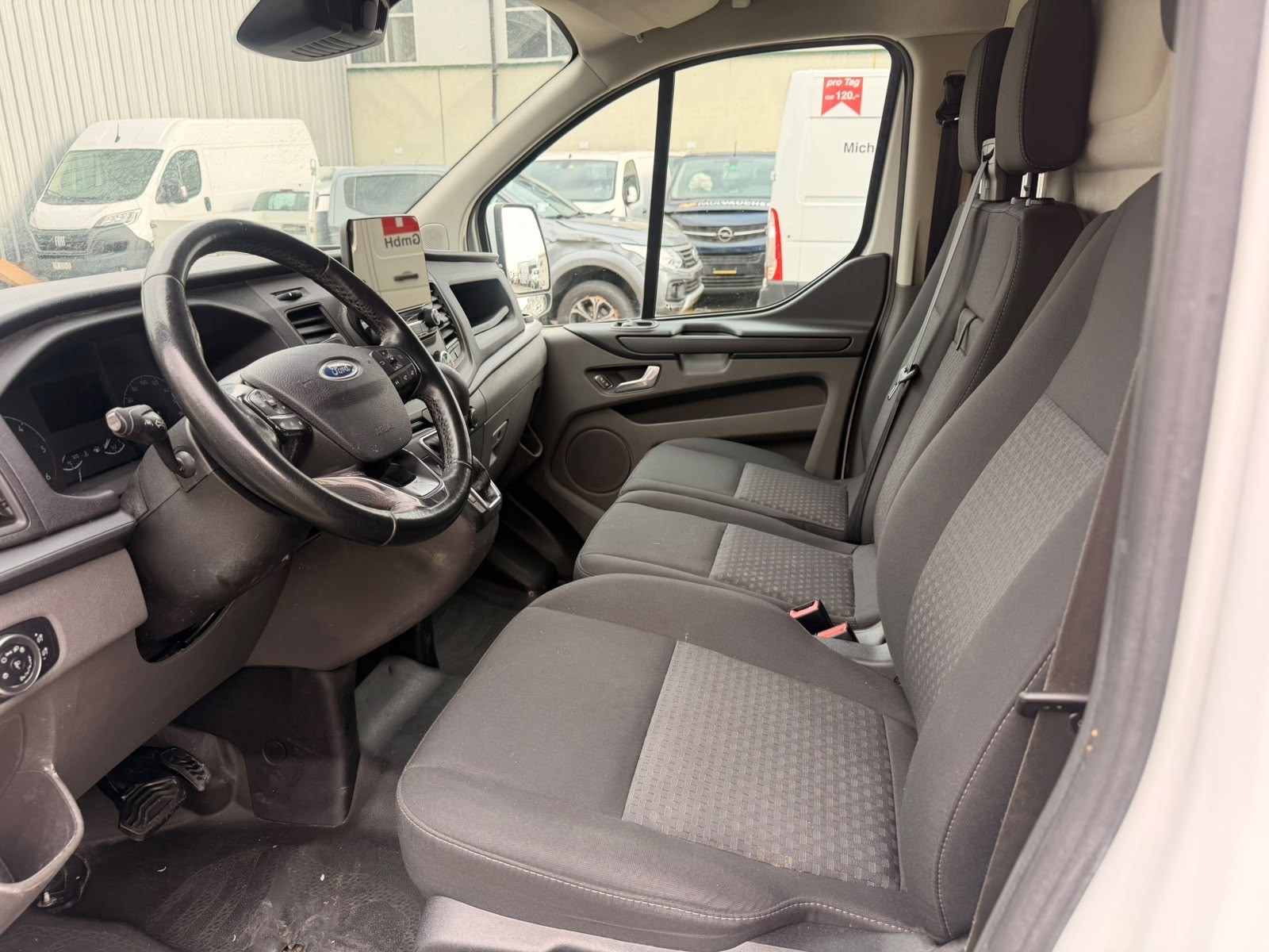 FORD Transit Custom Van 300 L1H1-image-12