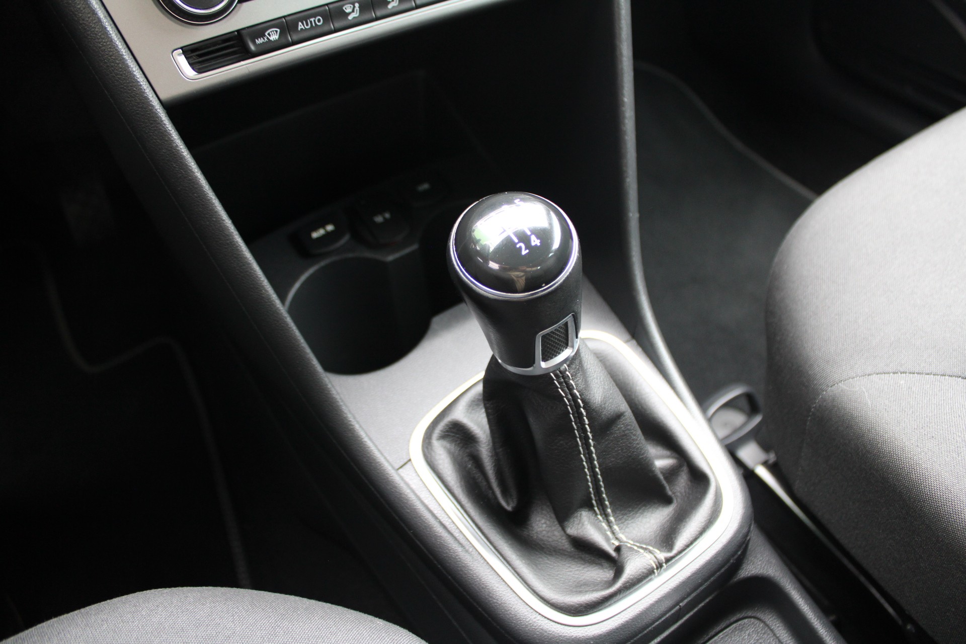 VW Polo 1.2 TSI BMT Lounge-image-13
