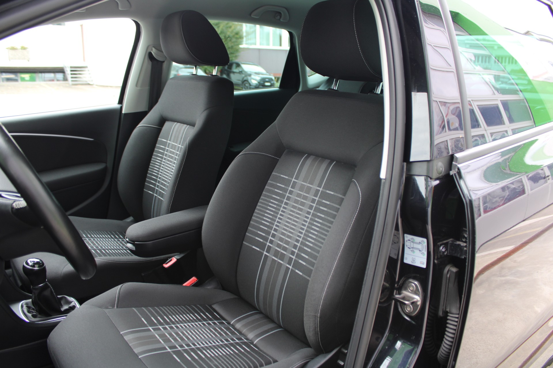 VW Polo 1.2 TSI BMT Lounge-image-7