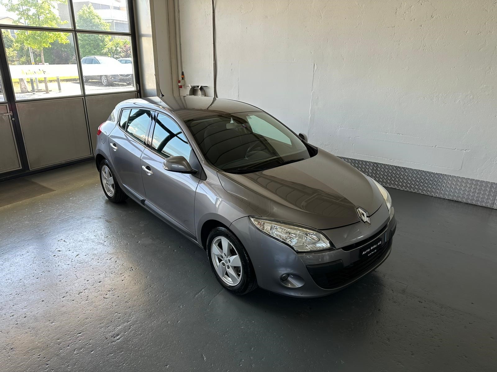 RENAULT Mégane 2.0 16V Dynamique CVT-image-0