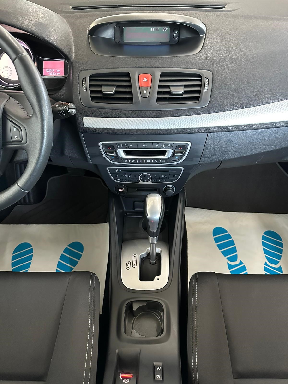 RENAULT Mégane 2.0 16V Dynamique CVT-image-13