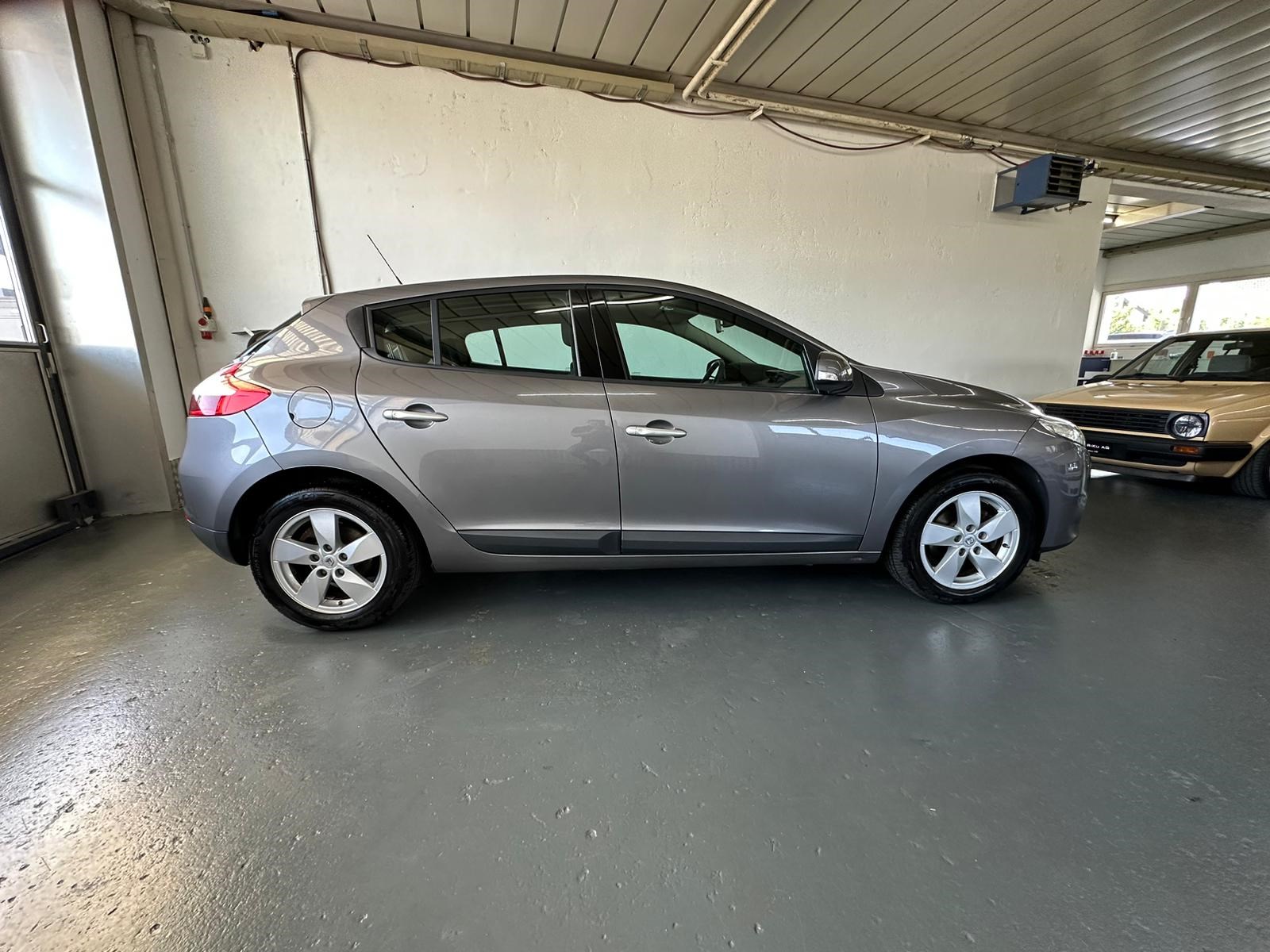 RENAULT Mégane 2.0 16V Dynamique CVT-image-5