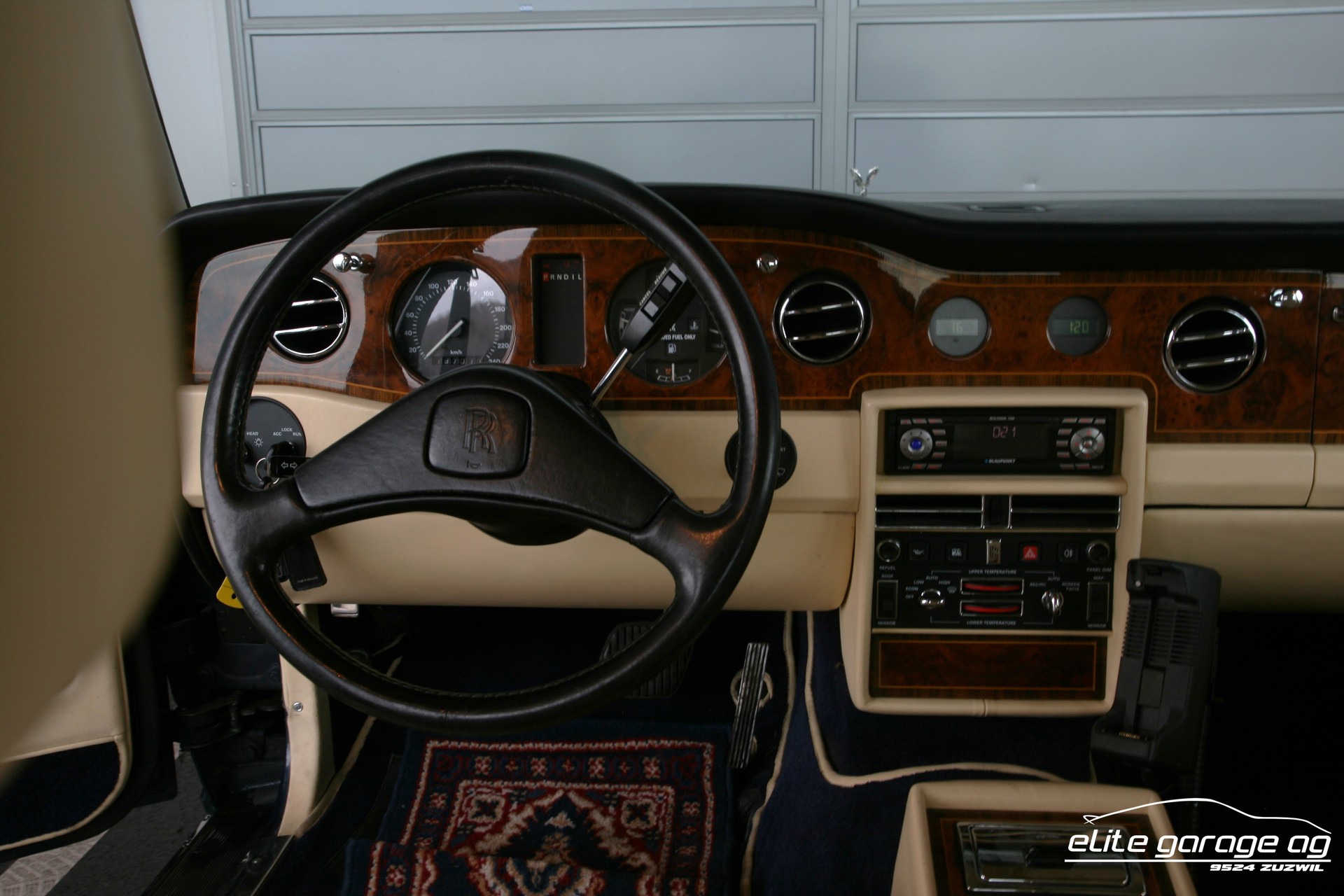 ROLLS-ROYCE Silver Spirit II-image-12