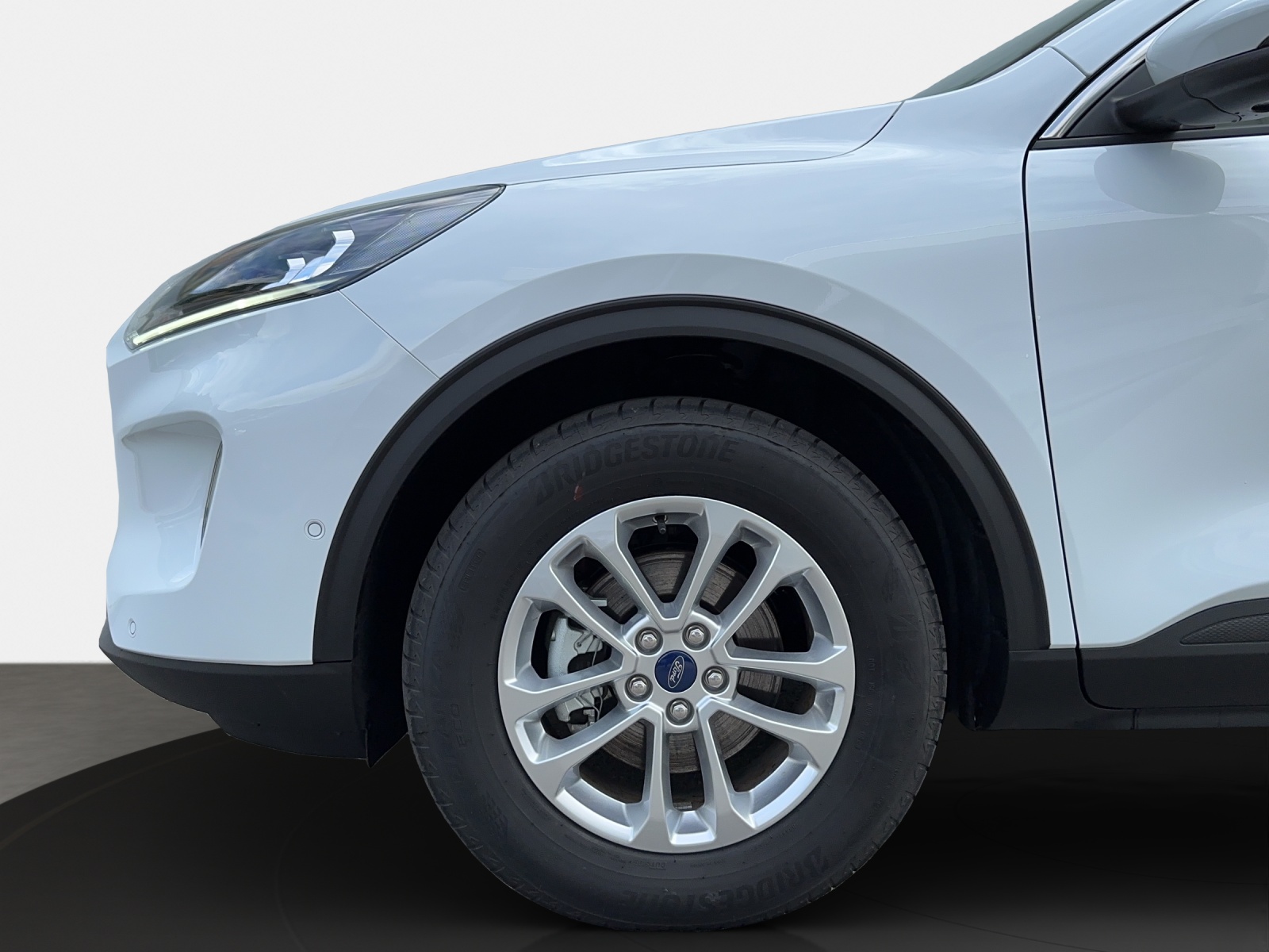 FORD Kuga 2.5 FHEV Titanium 4WD-image-15