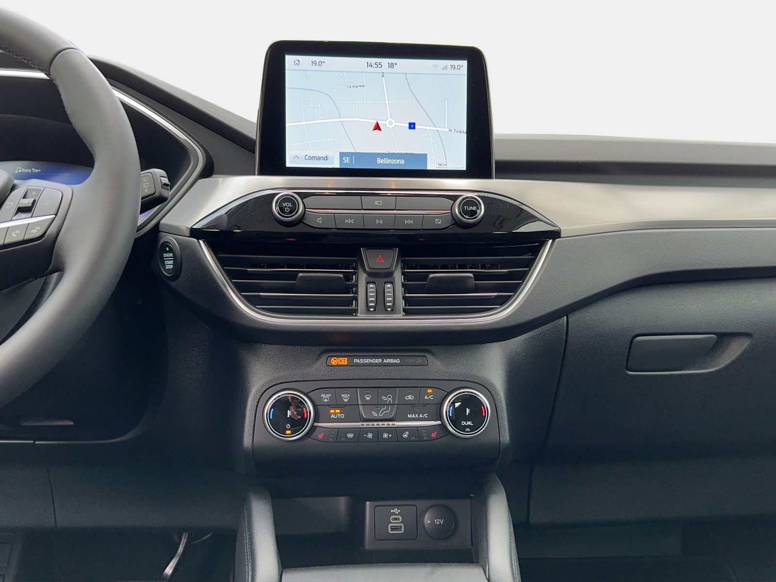 FORD Kuga 2.5 FHEV Titanium 4WD-image-12