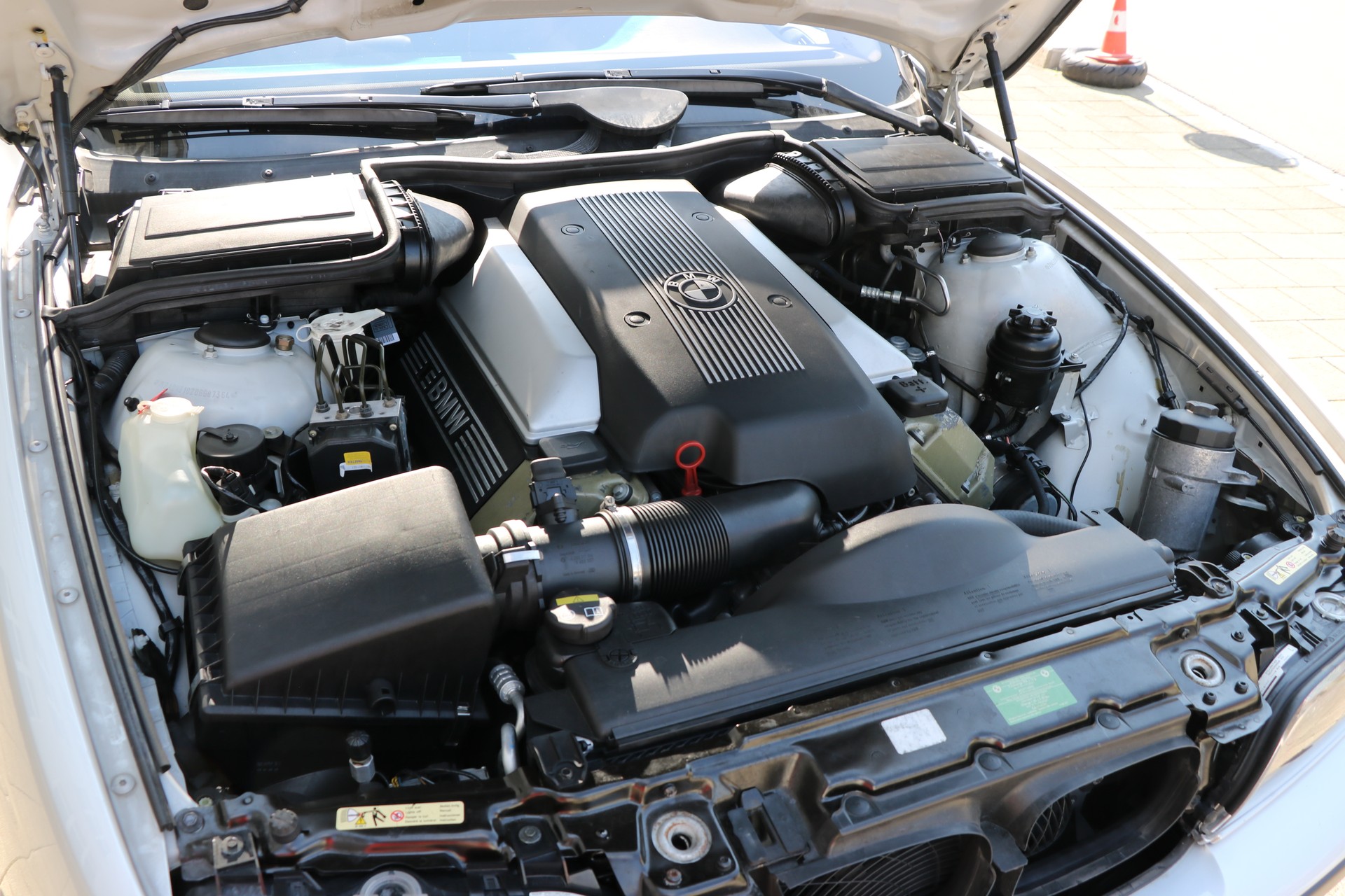 BMW 540i-image-15
