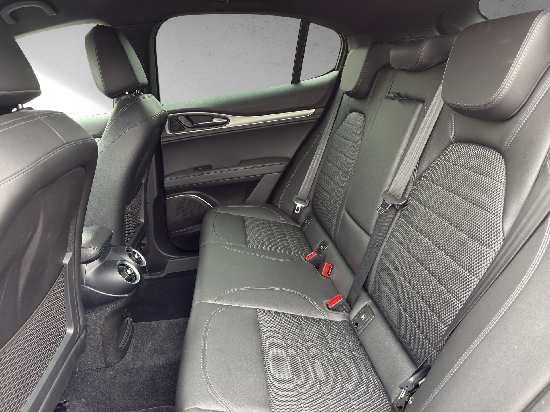 ALFA ROMEO Stelvio 2.0 Sprint Q4-image-9