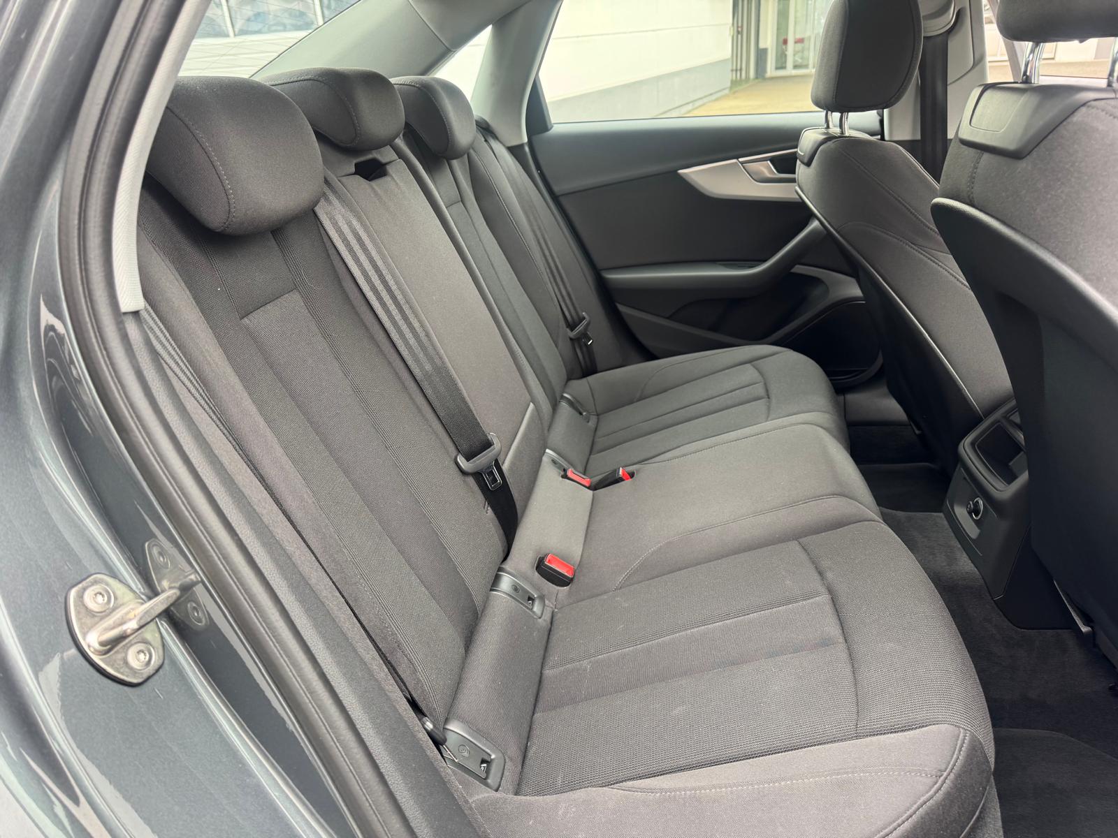 AUDI A4 2.0 TFSI Sport S-tronic-image-11