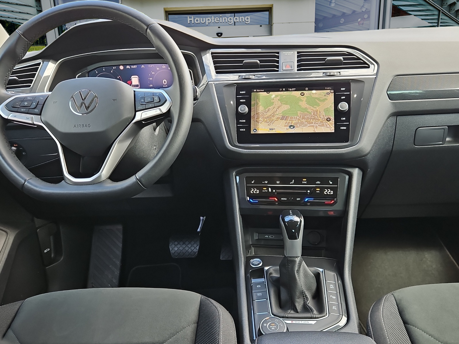 VW Tiguan 2.0TSI Elegance 4Motion DSG-image-12