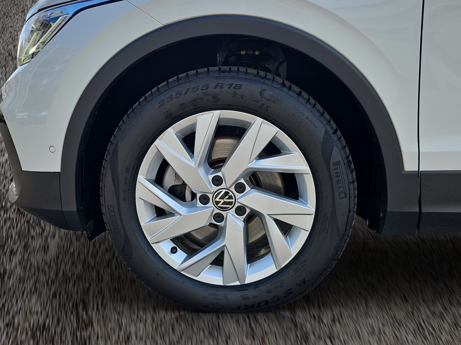 VW Tiguan 2.0TSI Elegance 4Motion DSG-image-3