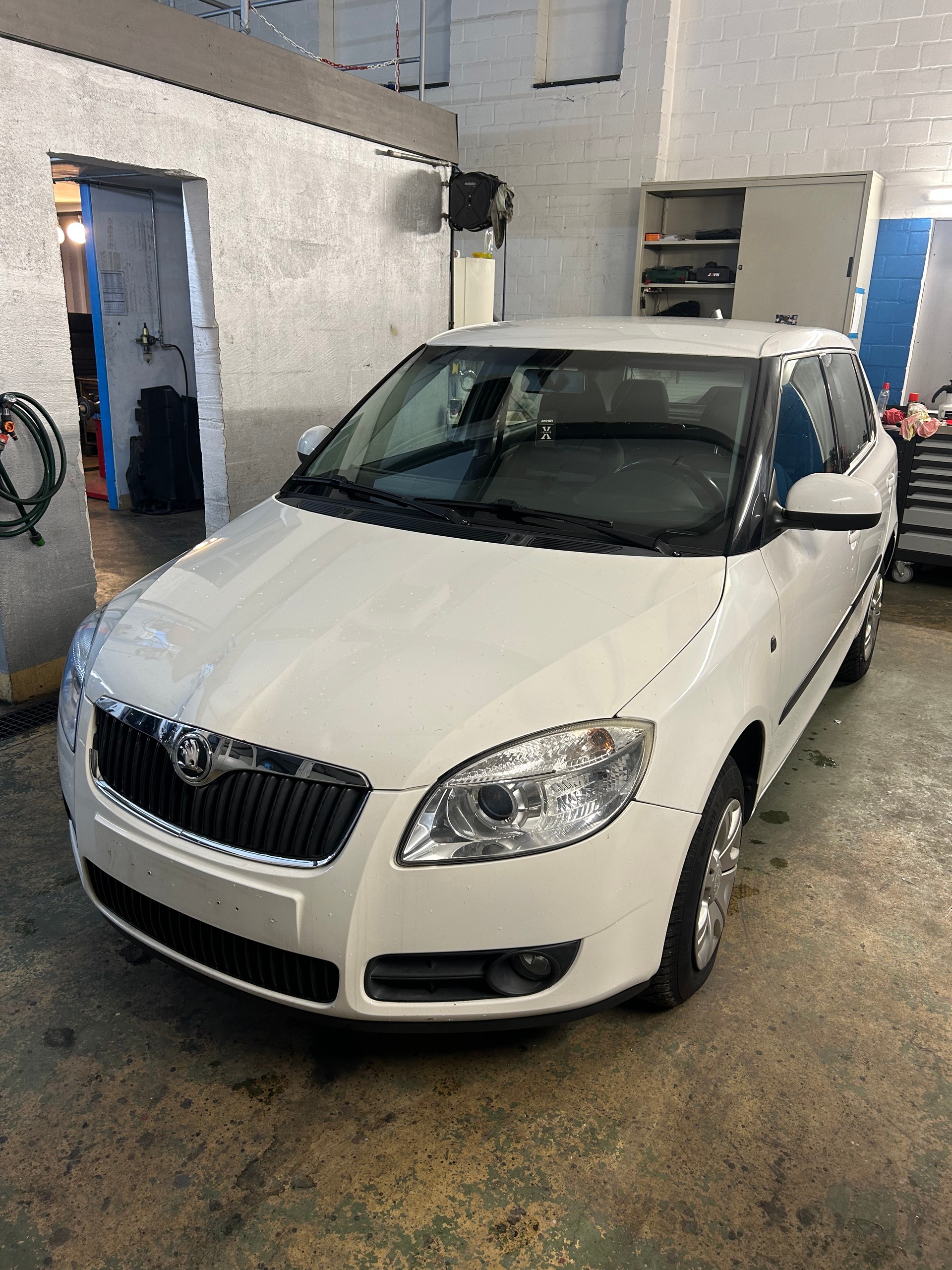 SKODA Fabia 1.4 TDI Classic-image-2