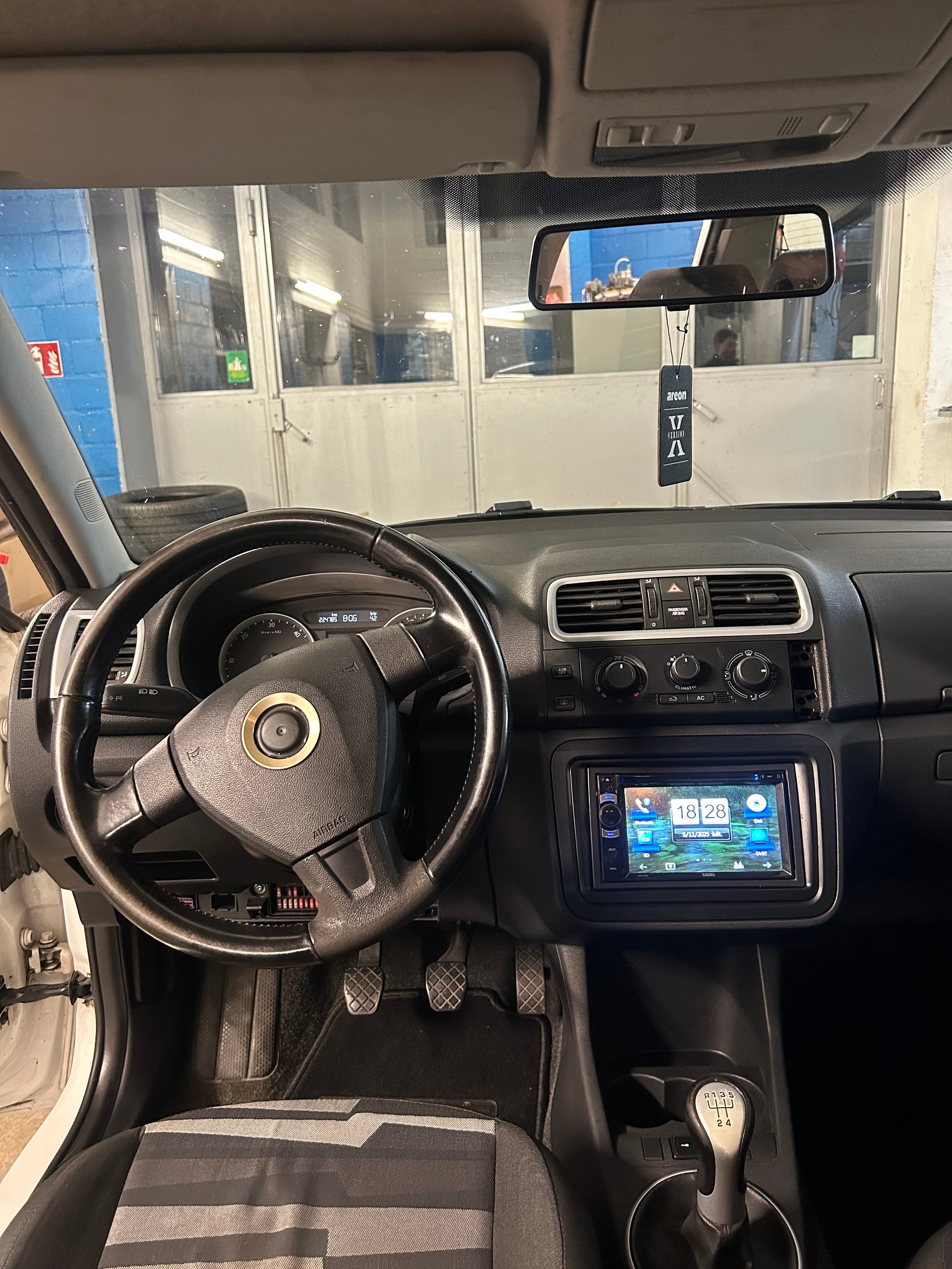 SKODA Fabia 1.4 TDI Classic-image-5