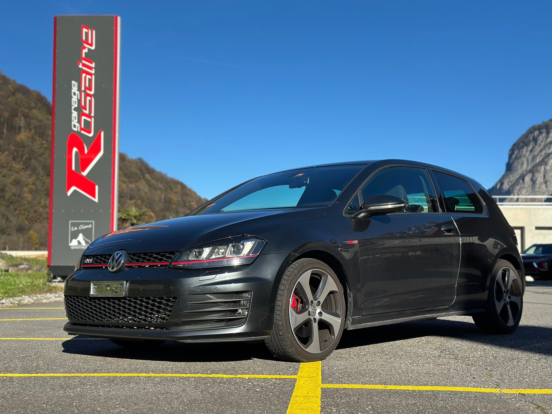 VW Golf 2.0 TSI GTI-image-0