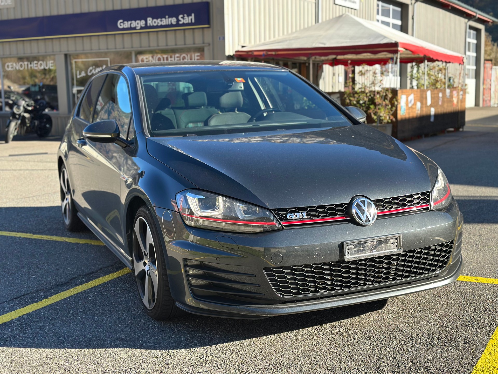 VW Golf 2.0 TSI GTI-image-4