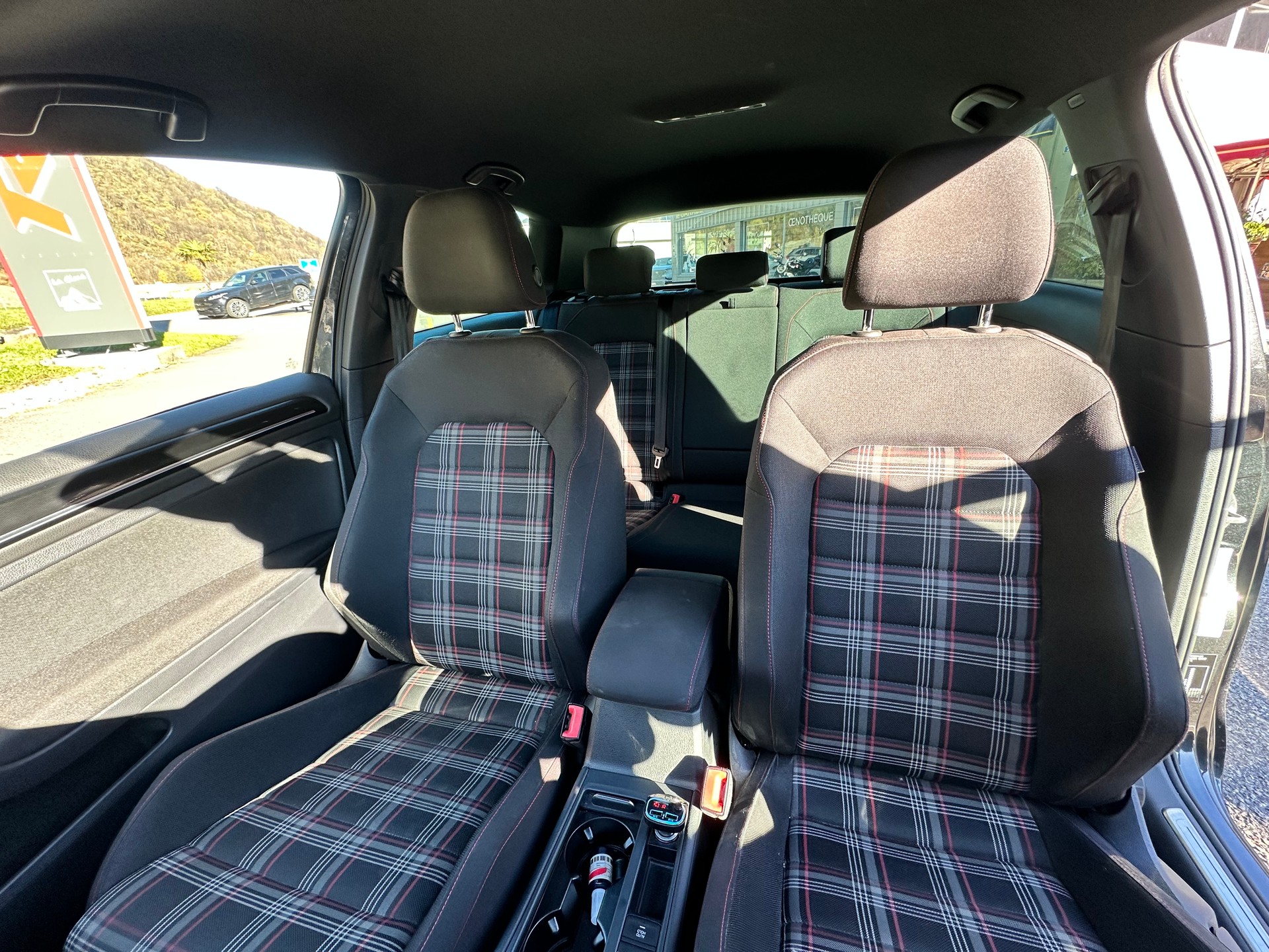 VW Golf 2.0 TSI GTI-image-9