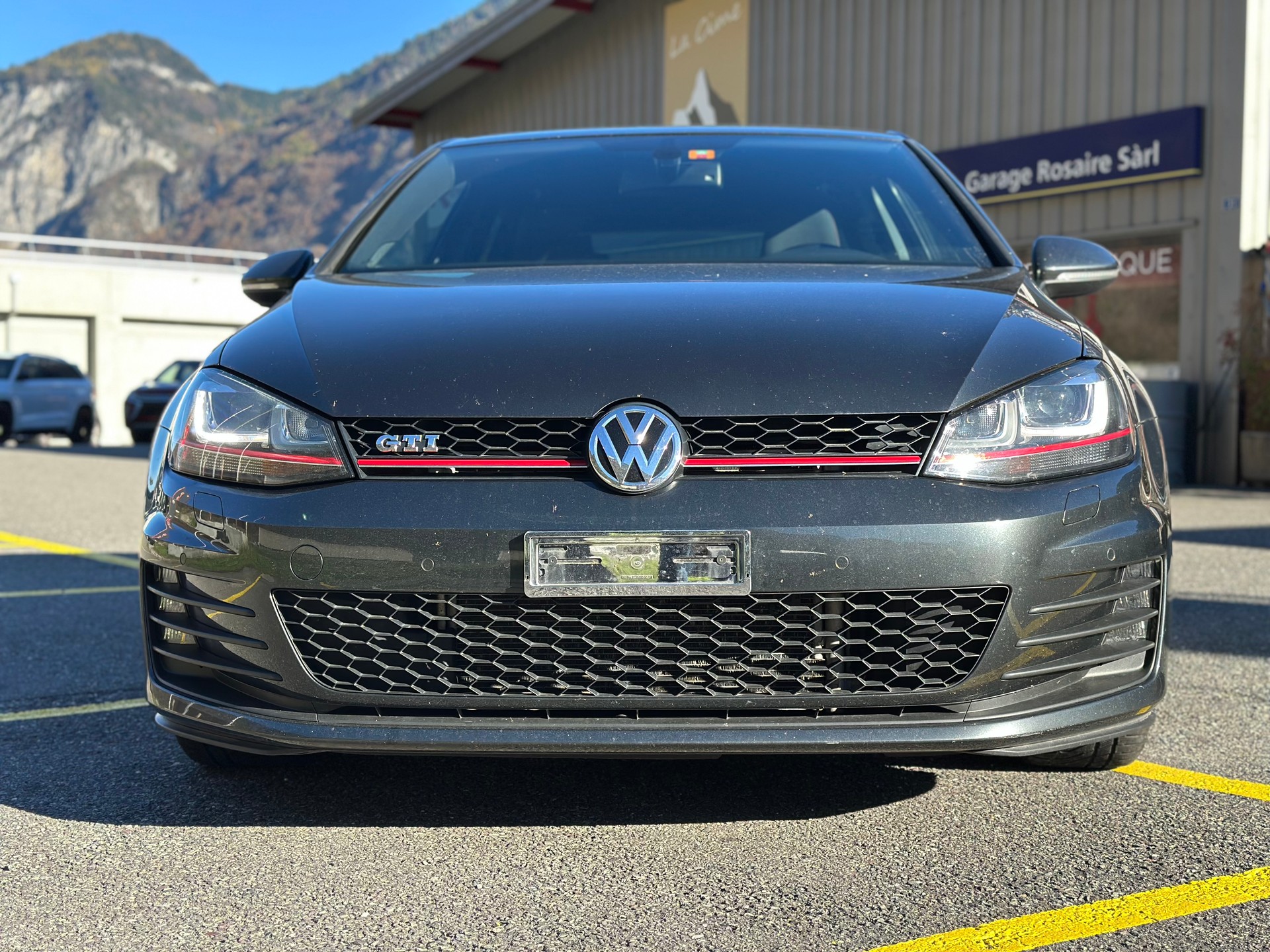 VW Golf 2.0 TSI GTI-image-3