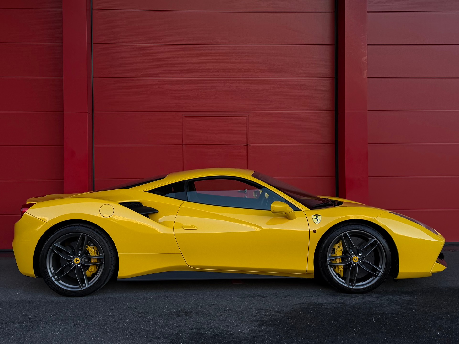 FERRARI 488 GTB 3.9 V8-image-2