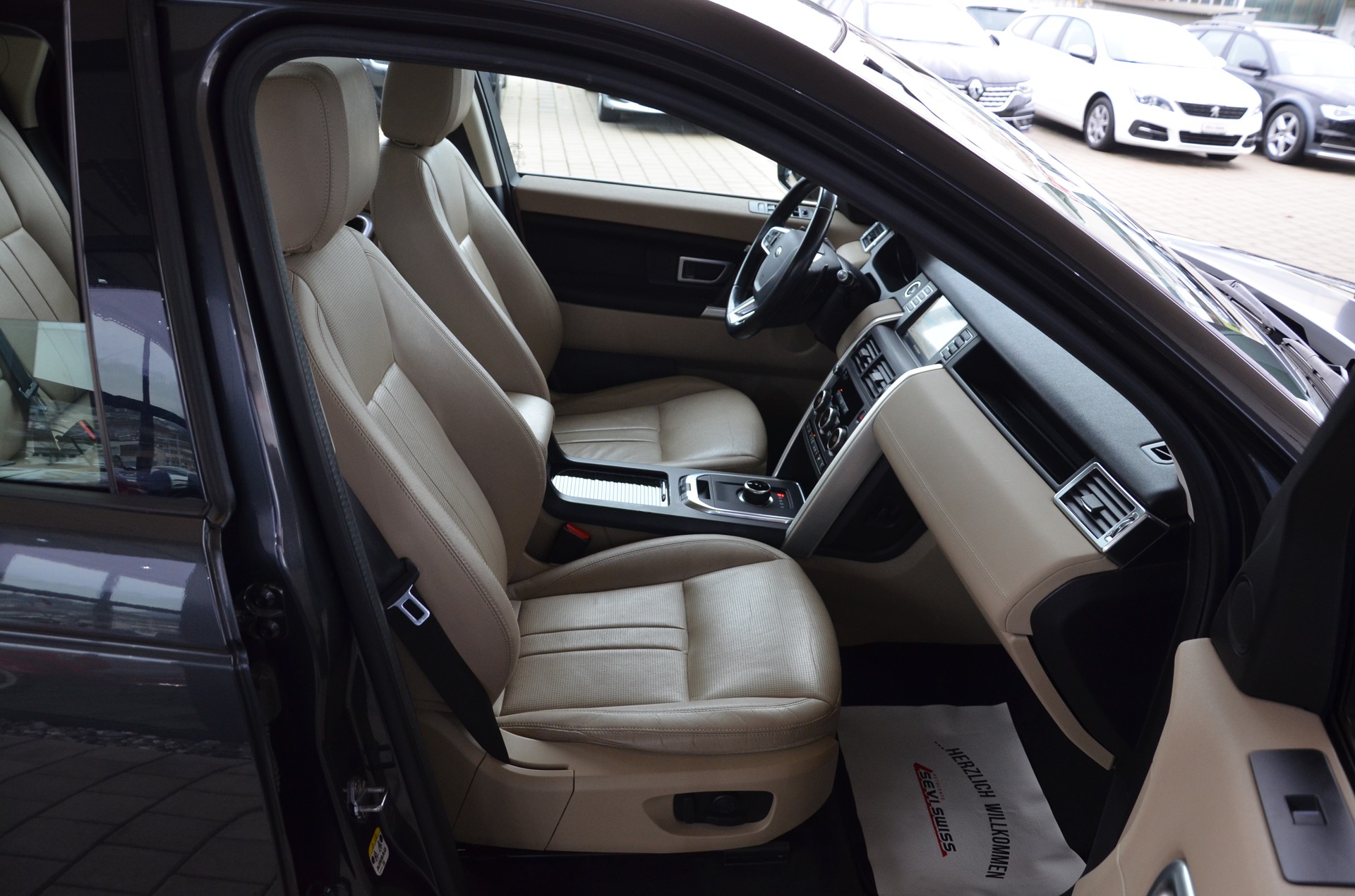 LAND ROVER Discovery Sport 2.0 TD4 HSE AT9*7 Plätzer,Ab MFK,1 Jahr oder 20'000km Garantie*-image-14