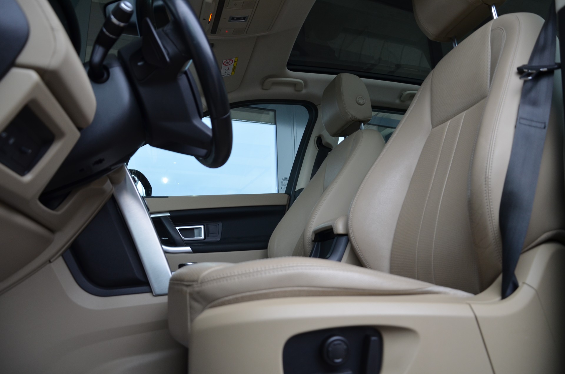 LAND ROVER Discovery Sport 2.0 TD4 HSE AT9*7 Plätzer,Ab MFK,1 Jahr oder 20'000km Garantie*-image-9