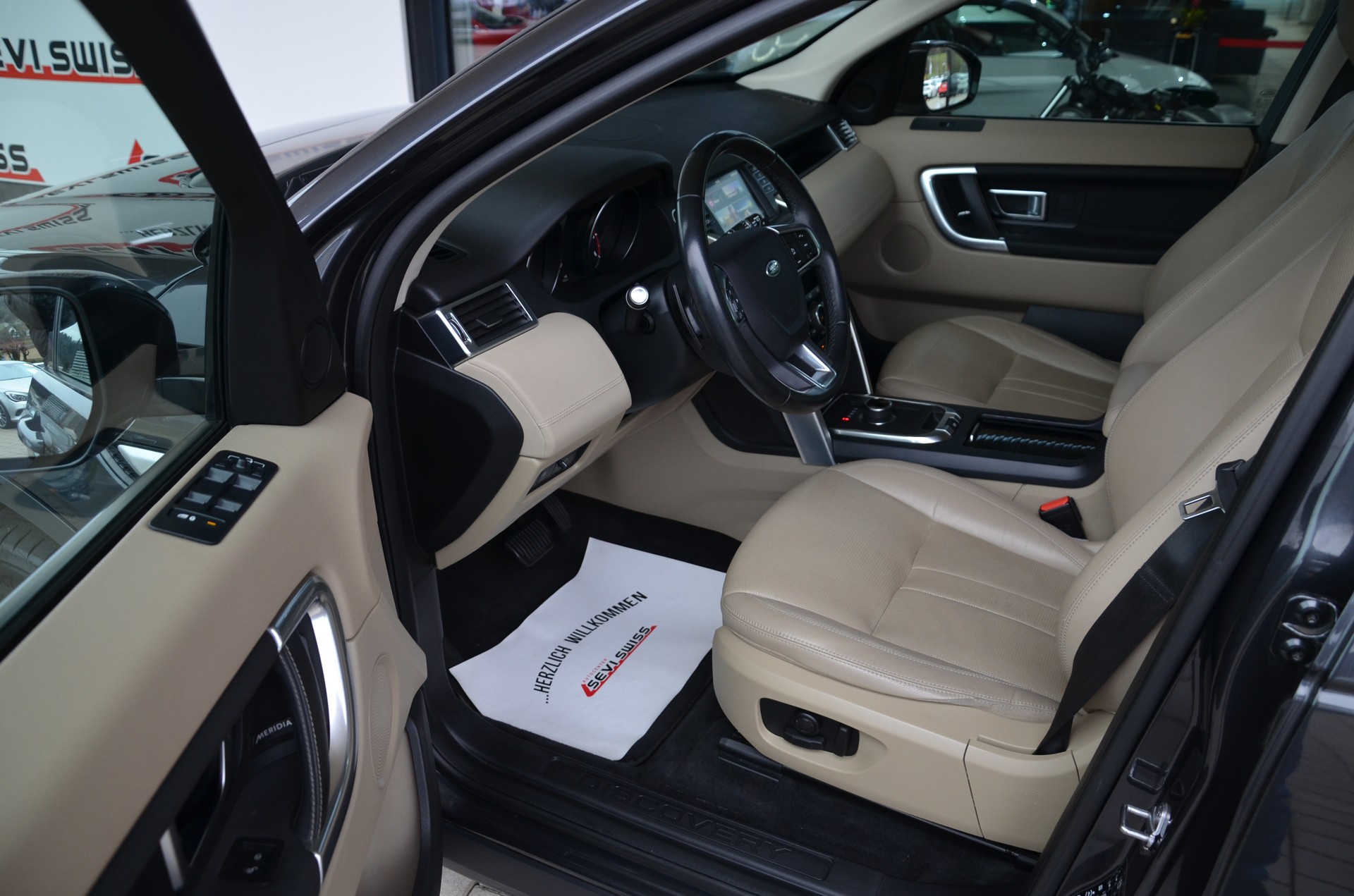 LAND ROVER Discovery Sport 2.0 TD4 HSE AT9*7 Plätzer,Ab MFK,1 Jahr oder 20'000km Garantie*-image-8