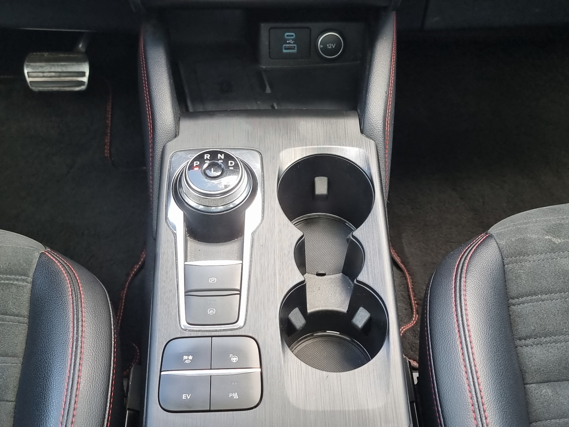 FORD Kuga 2.5 Plug-in Hybrid ST-Line X-image-8