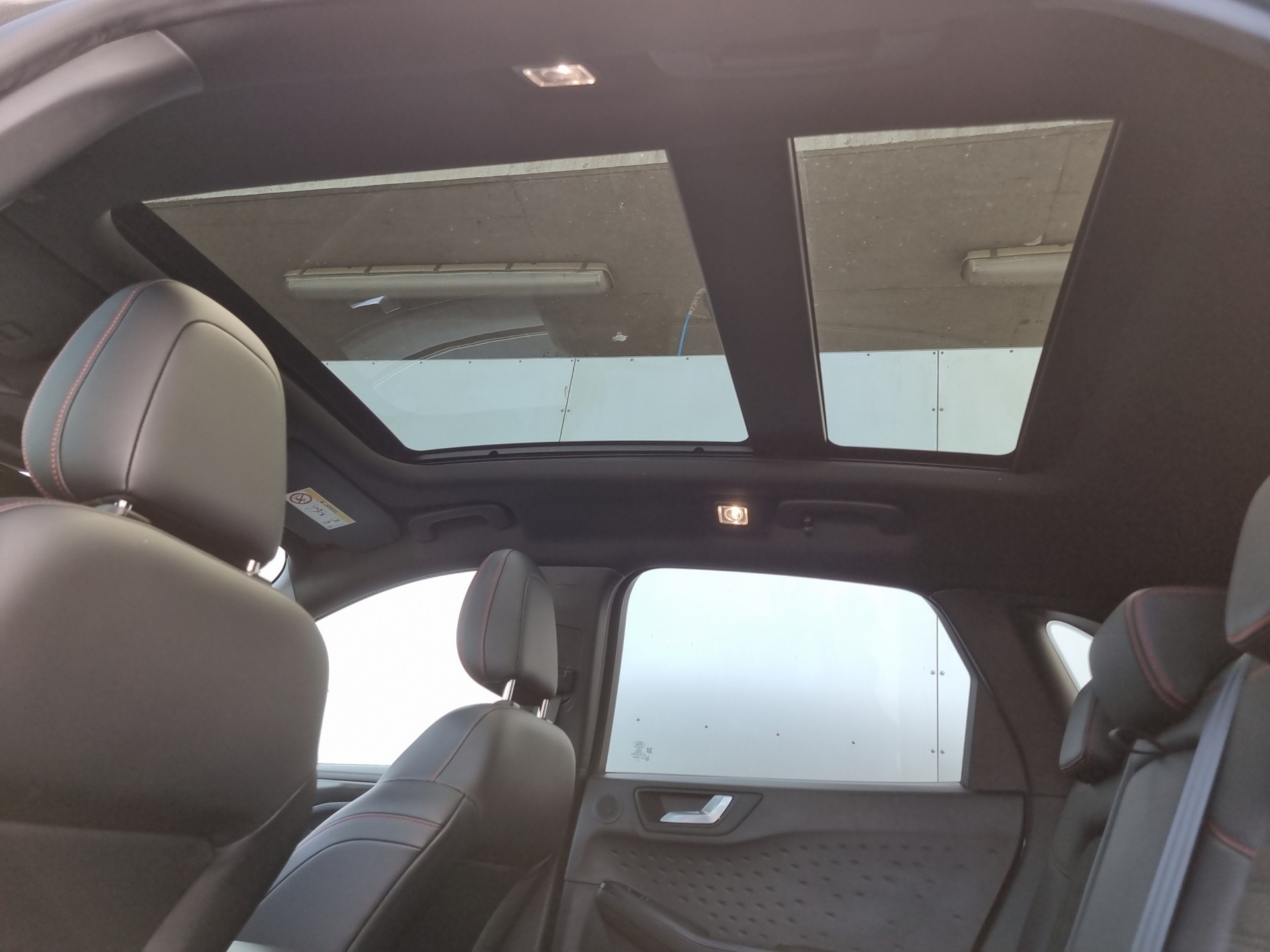 FORD Kuga 2.5 Plug-in Hybrid ST-Line X-image-12