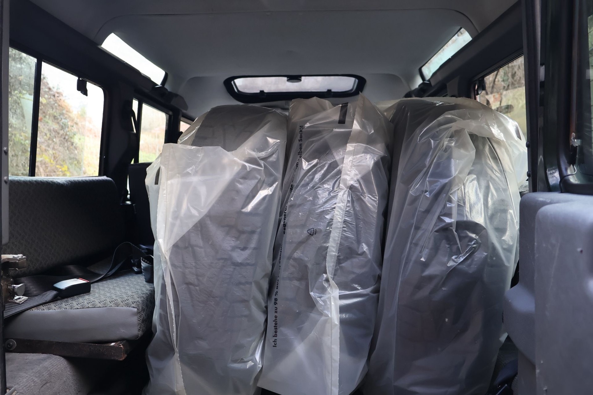 LAND ROVER Defender 110 CSW 2.5 Td5-image-9