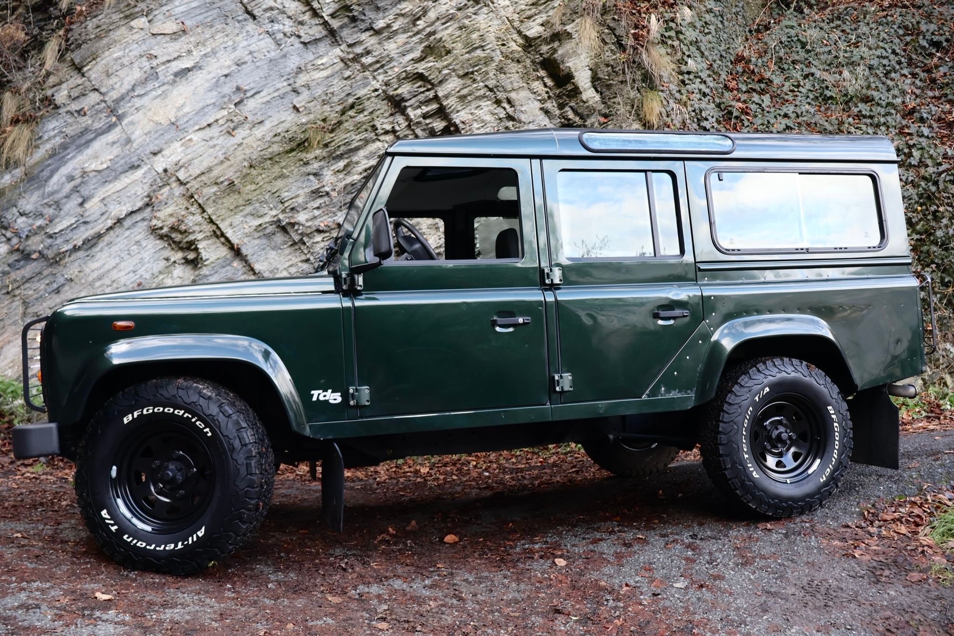 LAND ROVER Defender 110 CSW 2.5 Td5-image-5