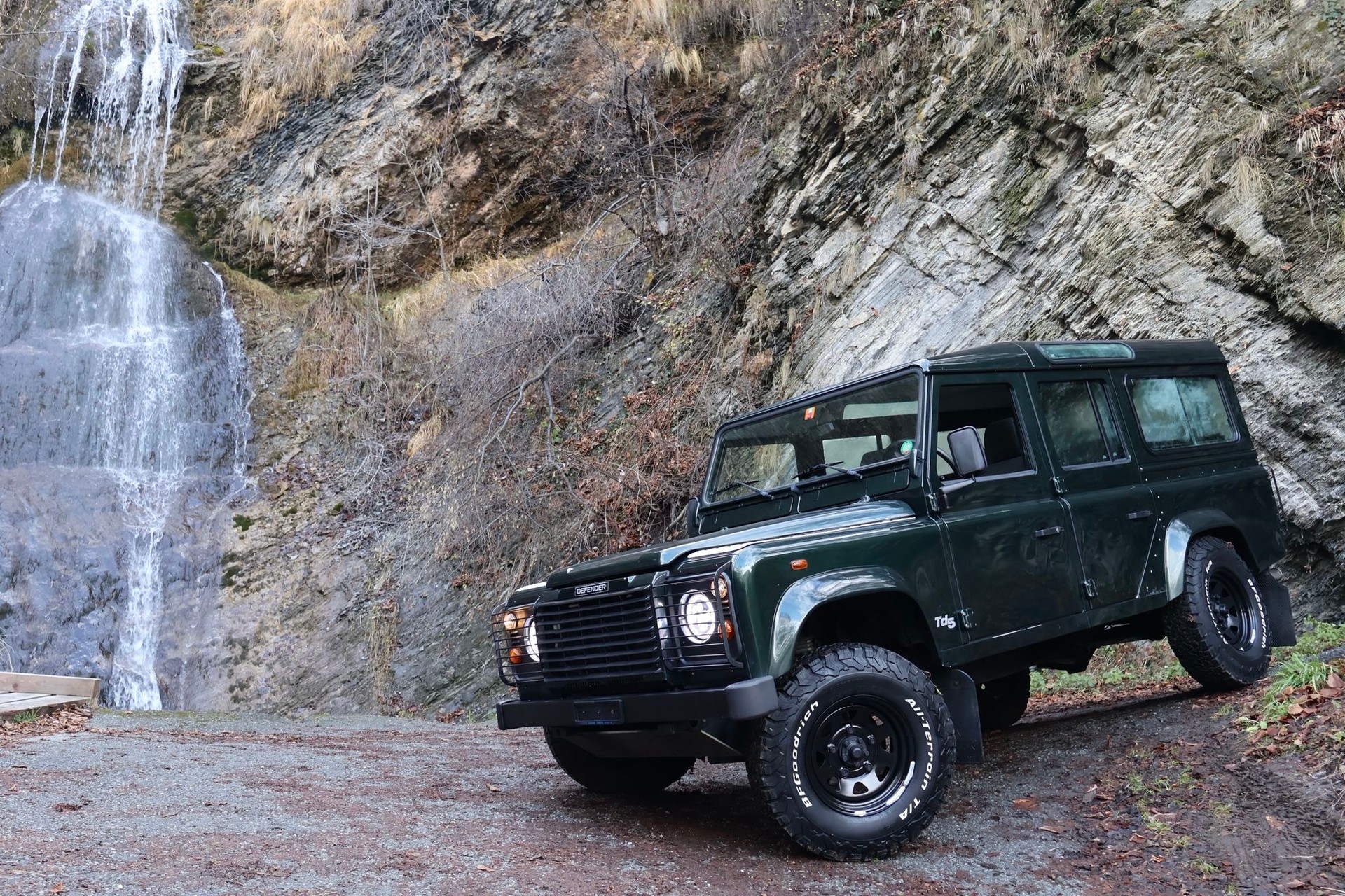 LAND ROVER Defender 110 CSW 2.5 Td5-image-0